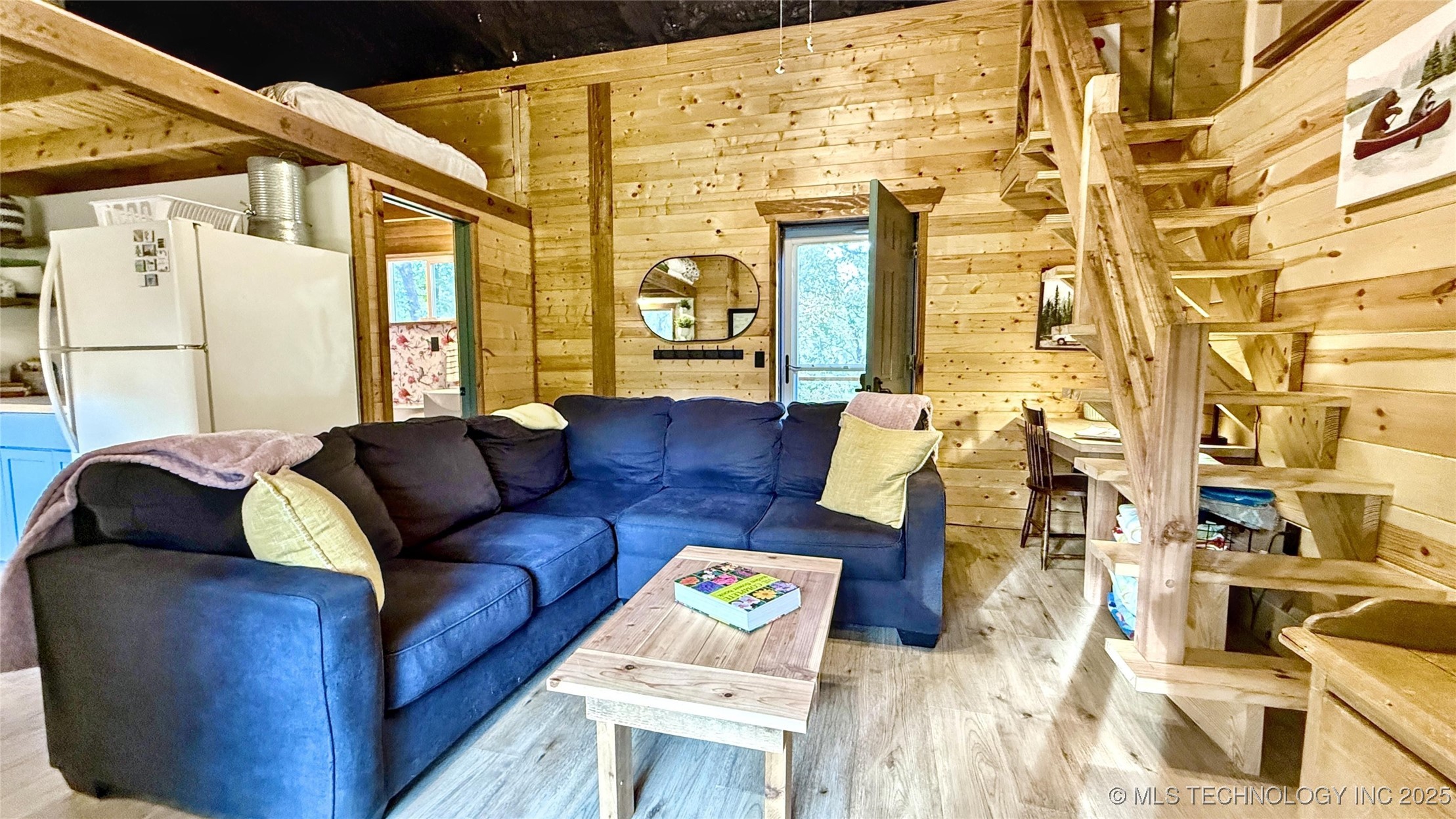 462436 Riverside Drive Property Photo 10