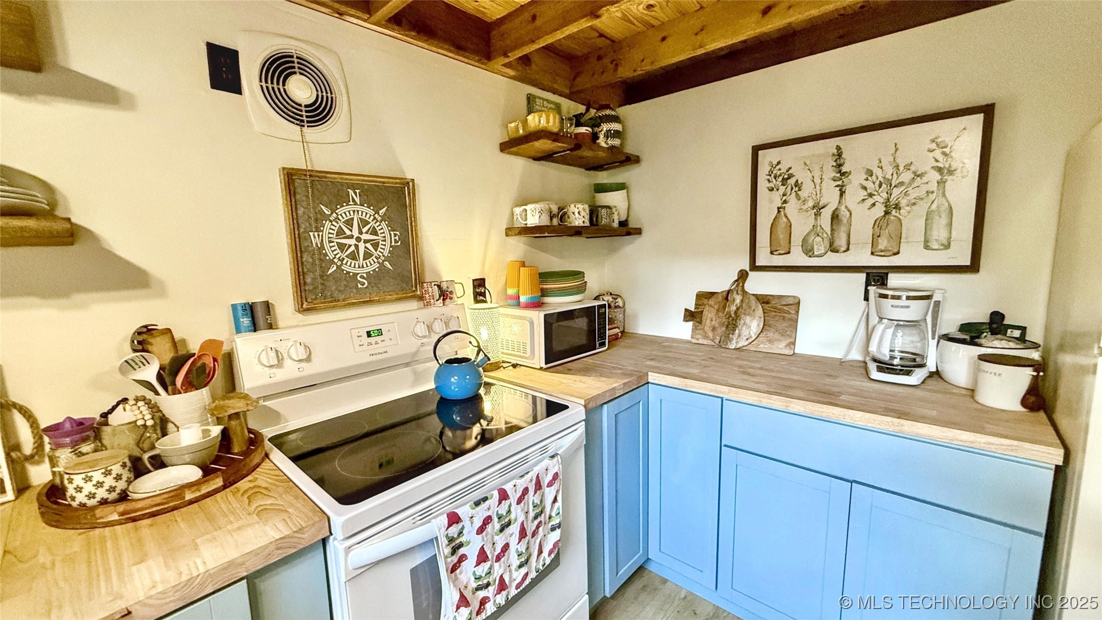 462436 Riverside Drive Property Photo 18