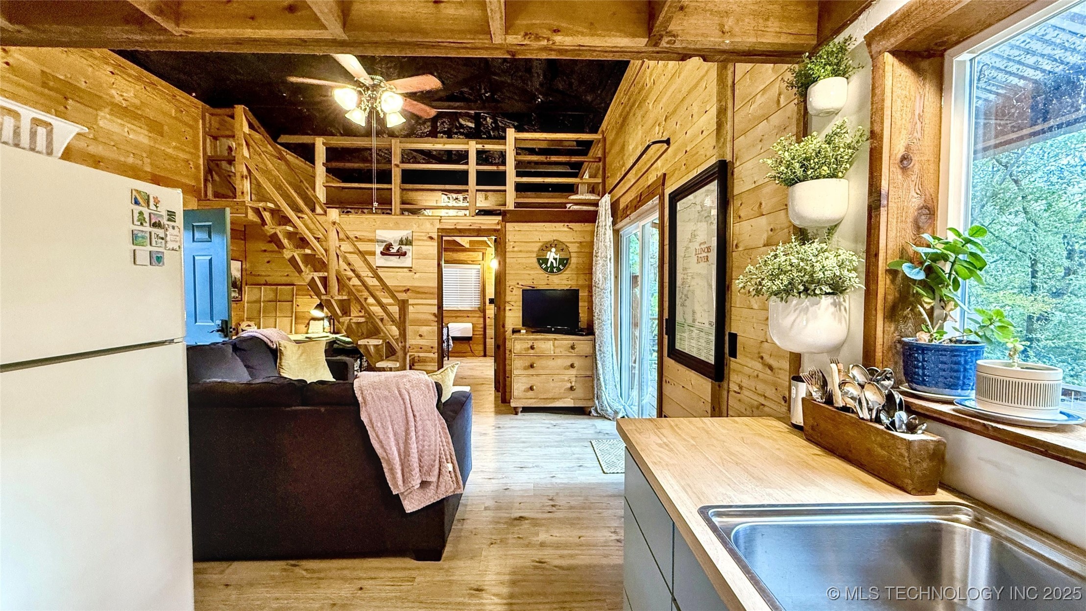 462436 Riverside Drive Property Photo 20