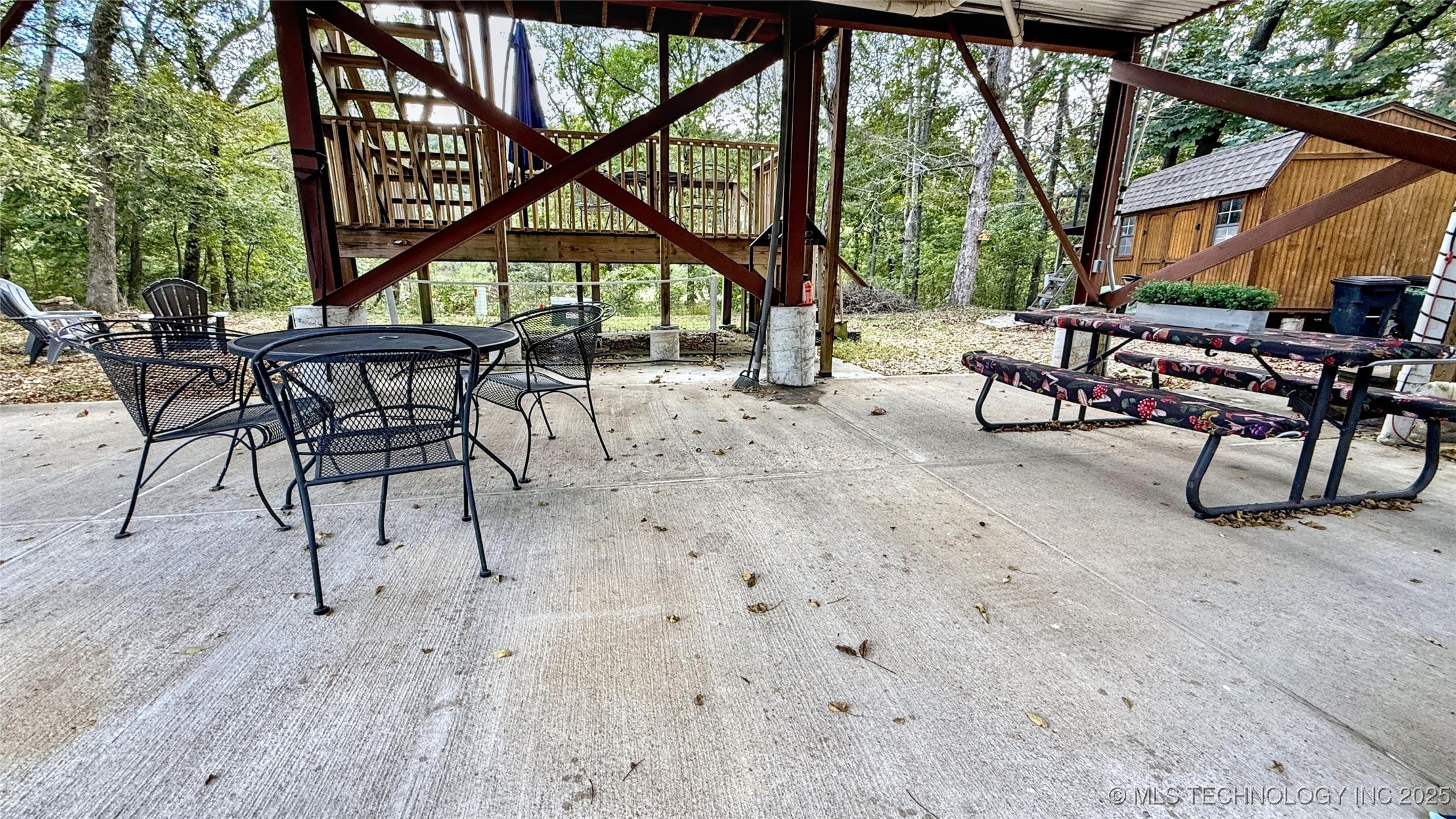 462436 Riverside Drive Property Photo 38