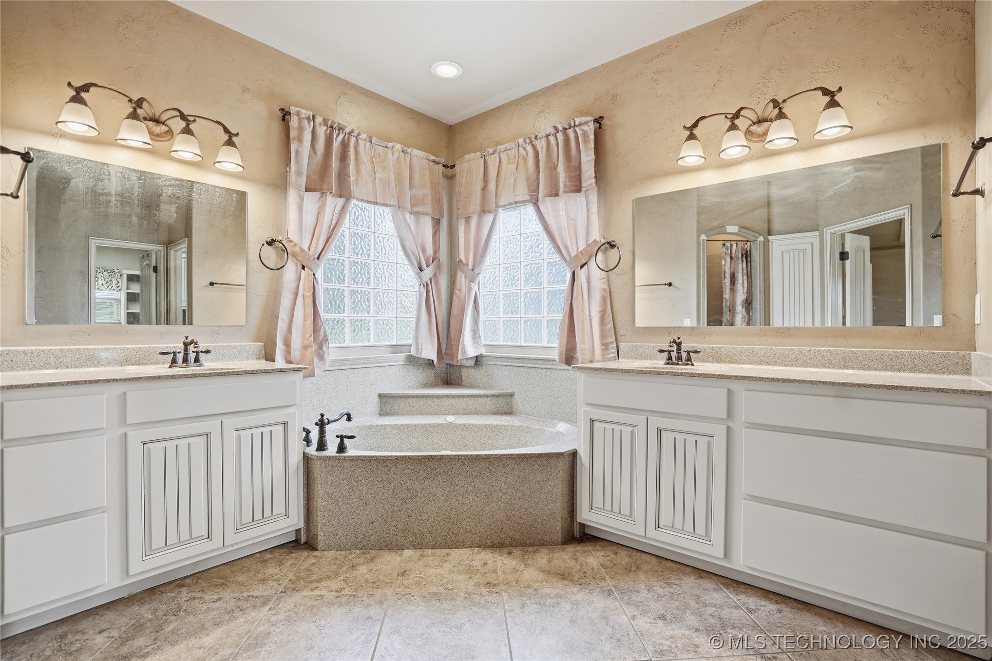 401 S Tallchief Avenue Property Photo 27