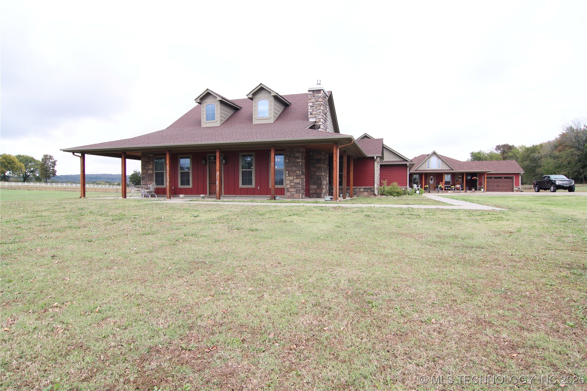 467281 Hwy 100 Property Photo 3