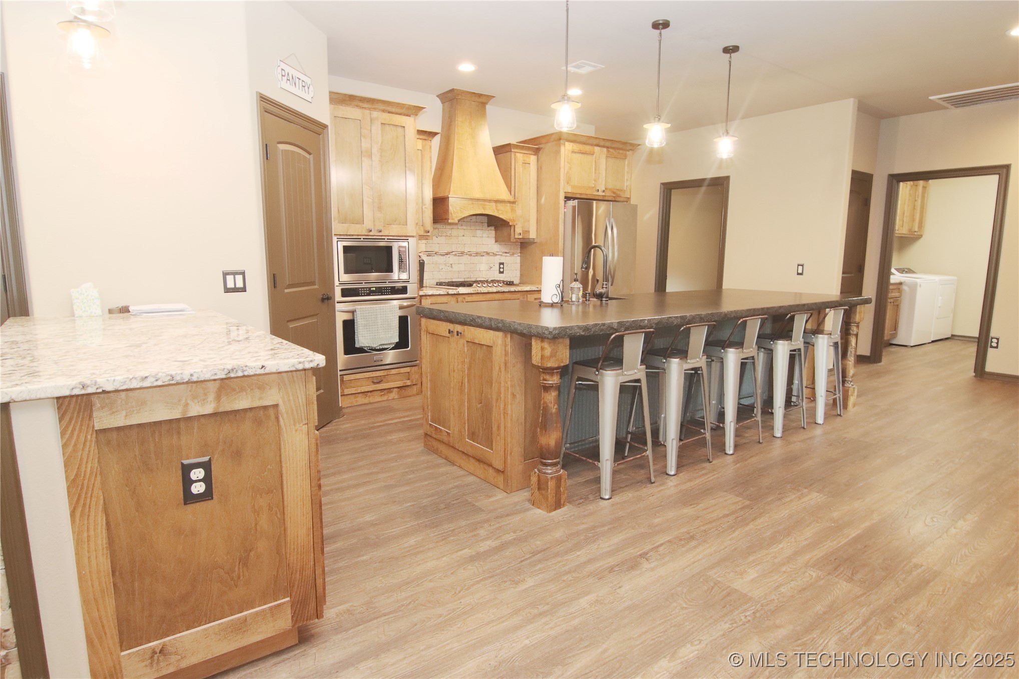 467281 Hwy 100 Property Photo 10