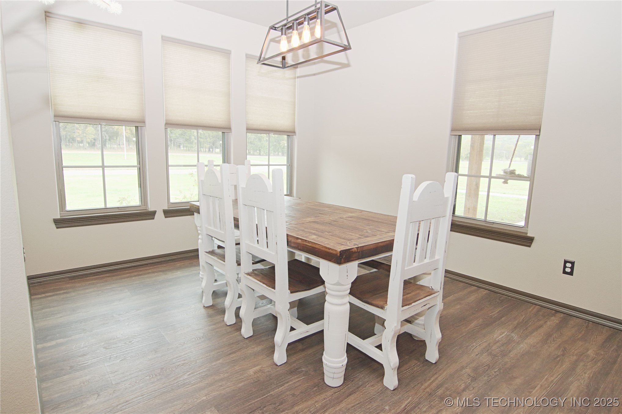 467281 Hwy 100 Property Photo 13