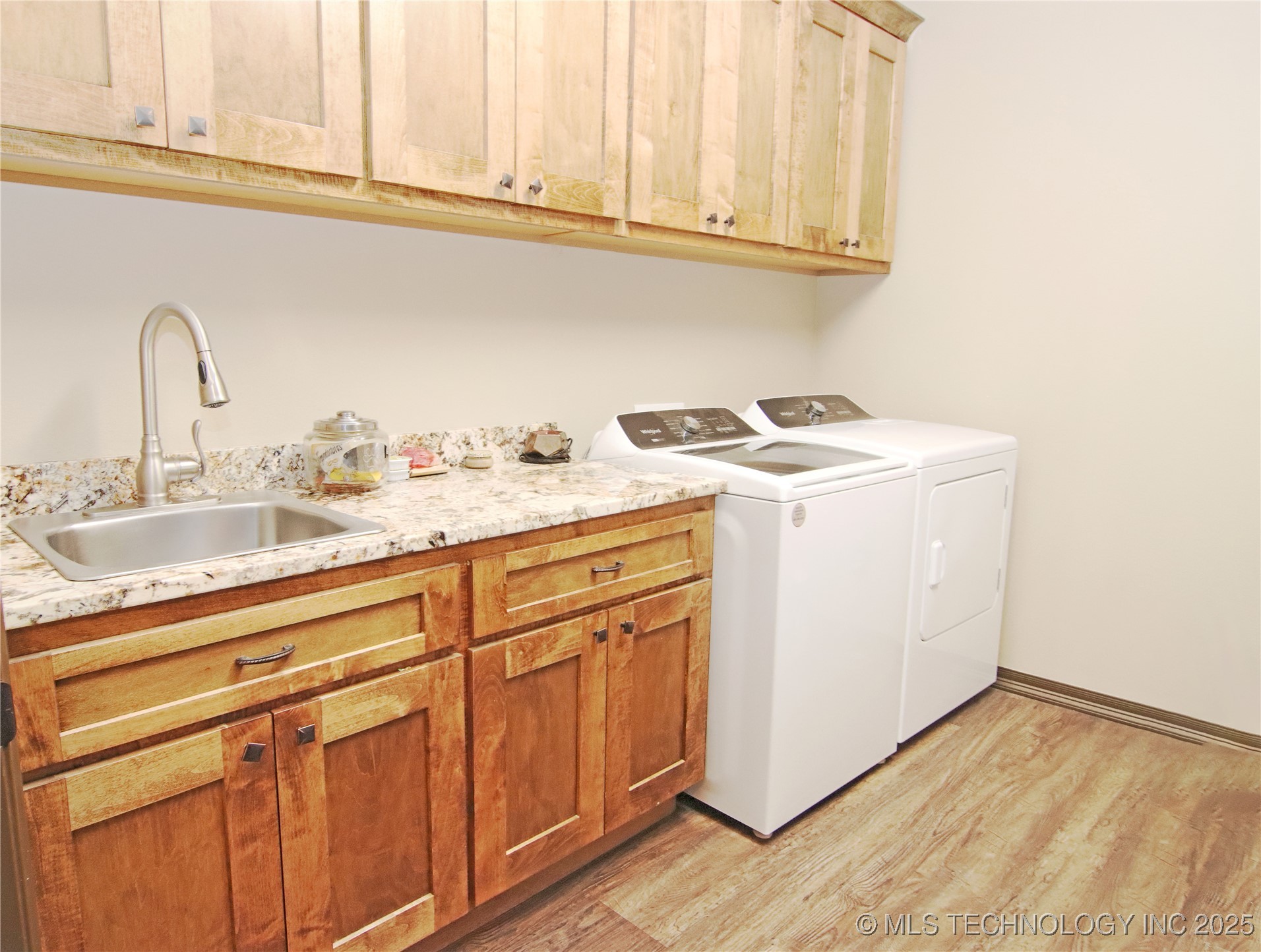 467281 Hwy 100 Property Photo 14