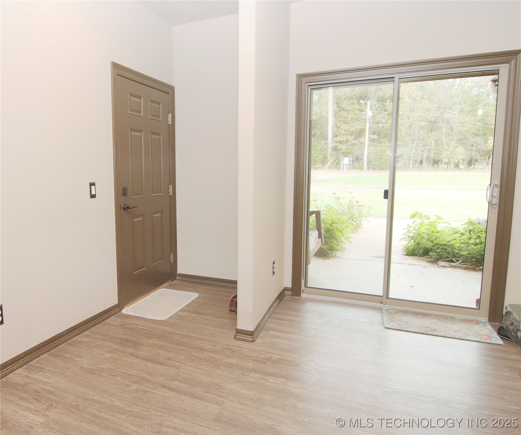 467281 Hwy 100 Property Photo 16