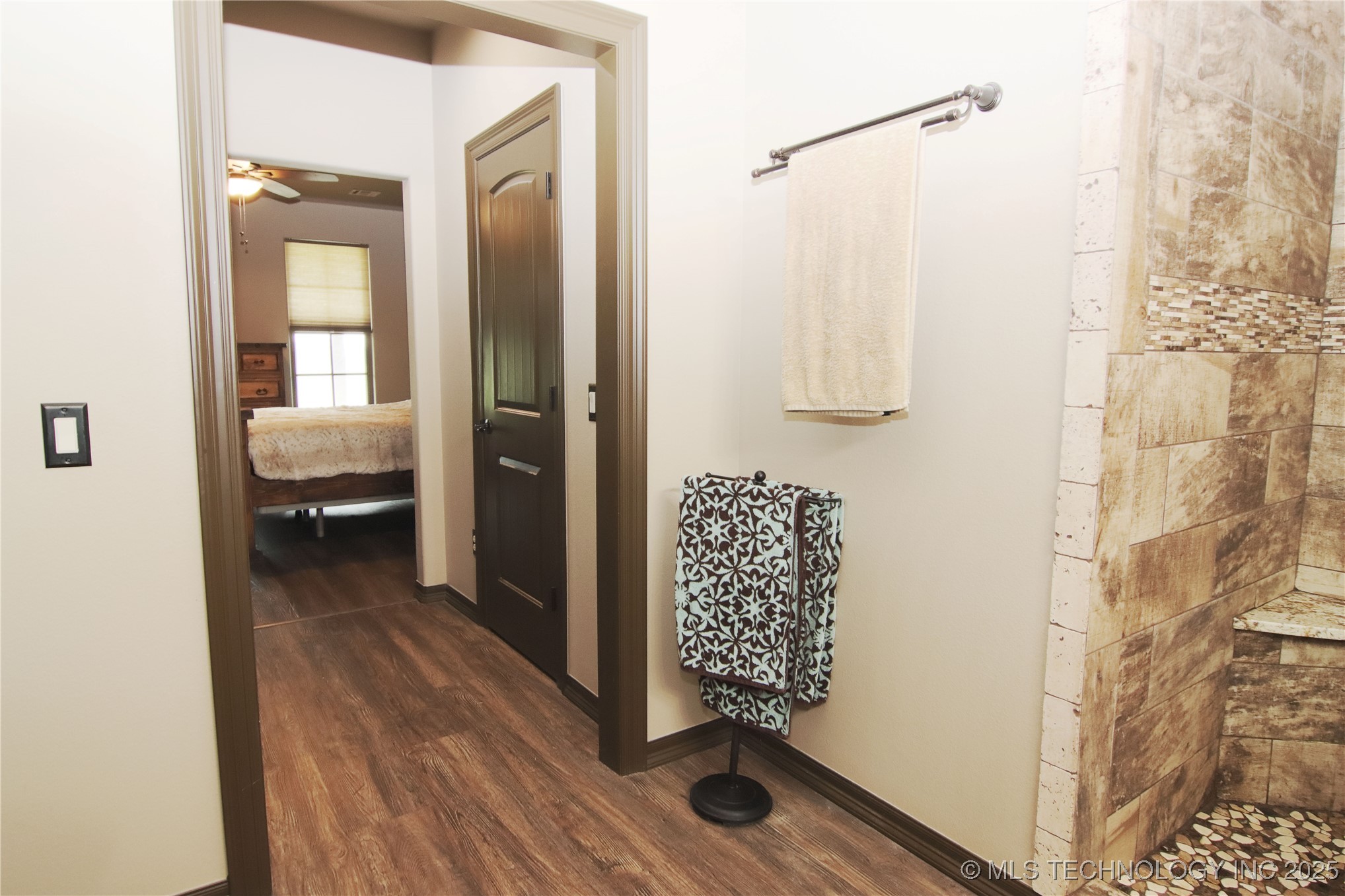 467281 Hwy 100 Property Photo 22