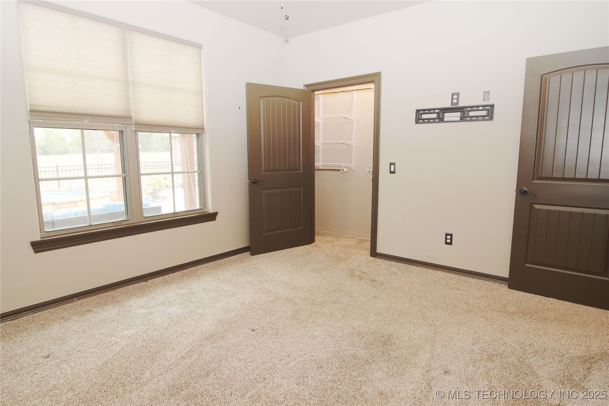 467281 Hwy 100 Property Photo 27