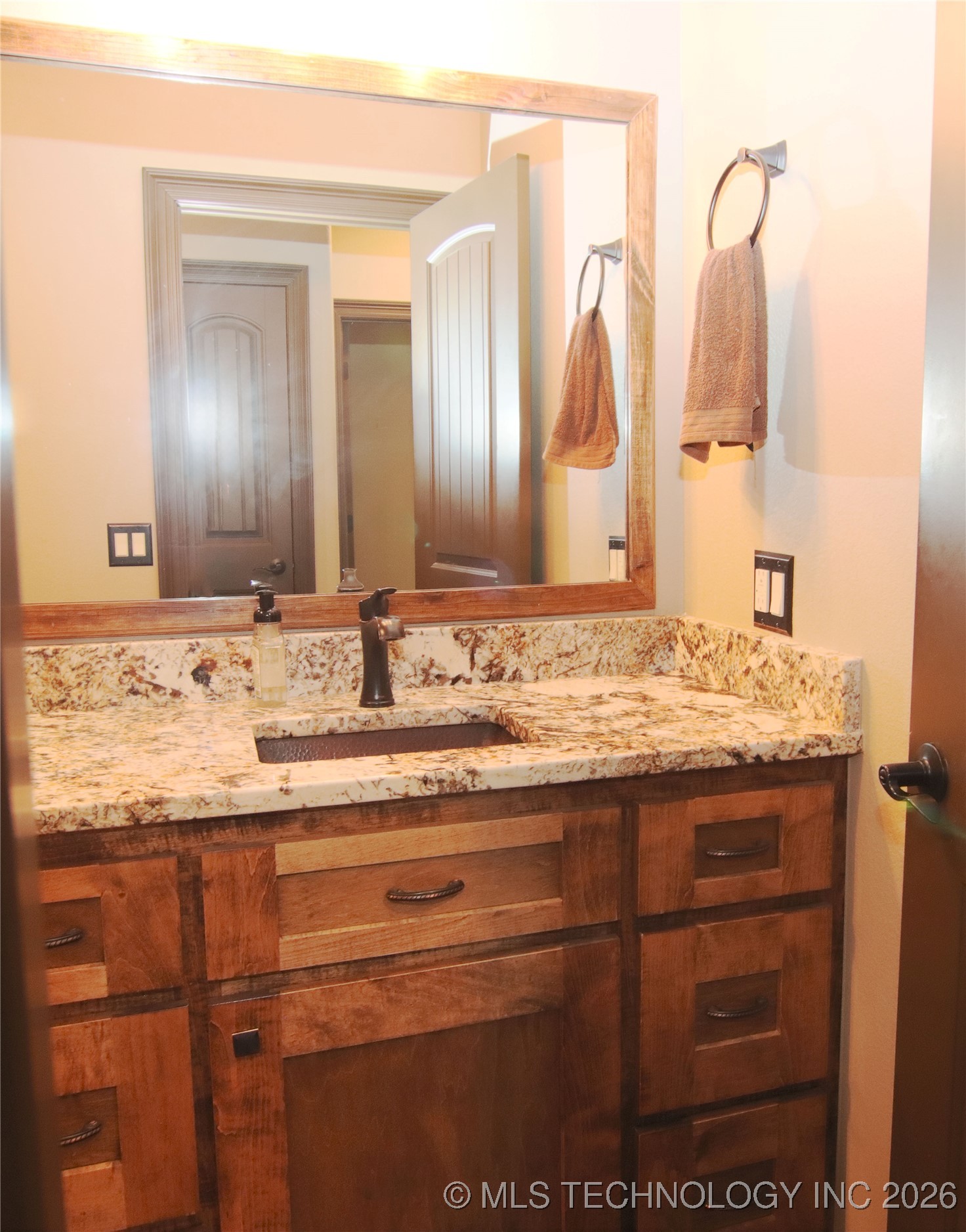 467281 Hwy 100 Property Photo 30