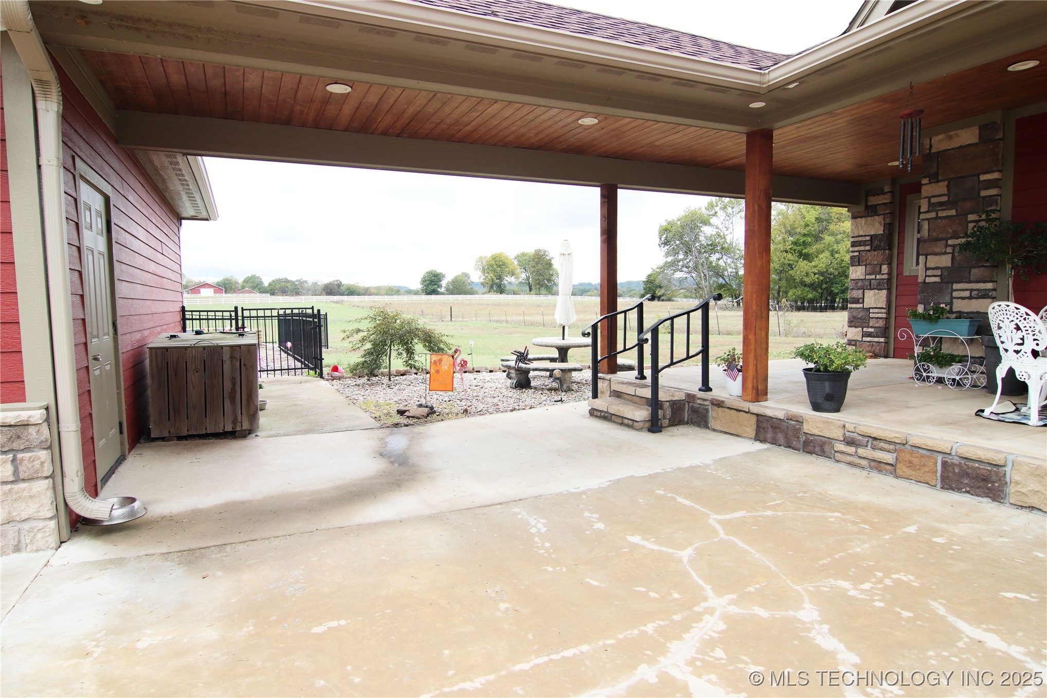 467281 Hwy 100 Property Photo 38