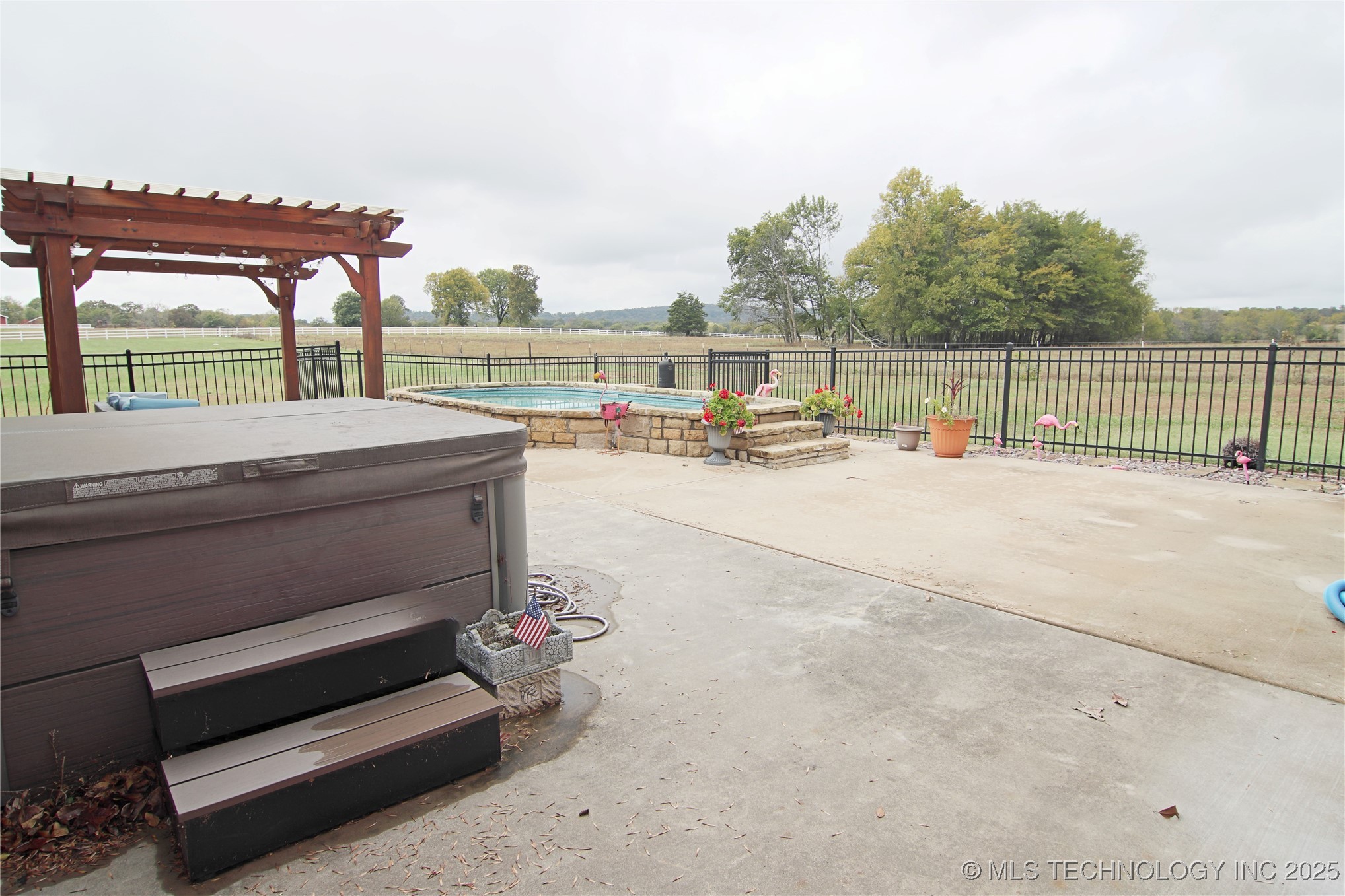 467281 Hwy 100 Property Photo 40