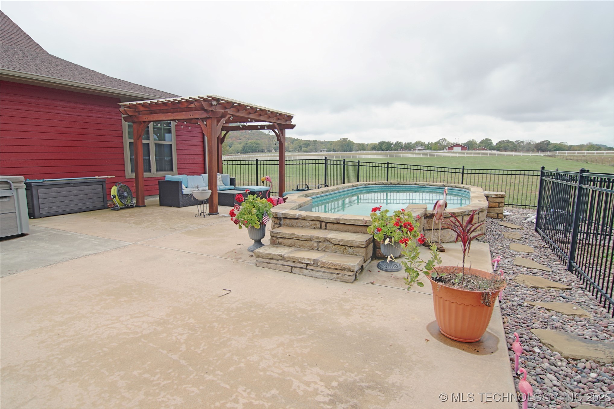 467281 Hwy 100 Property Photo 43