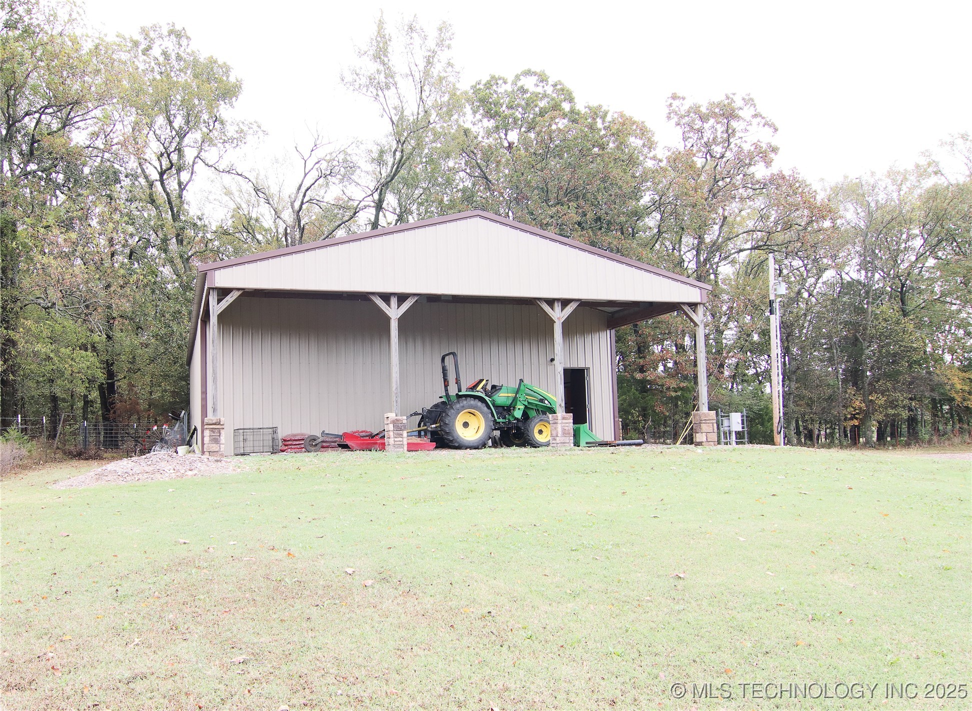 467281 Hwy 100 Property Photo 66