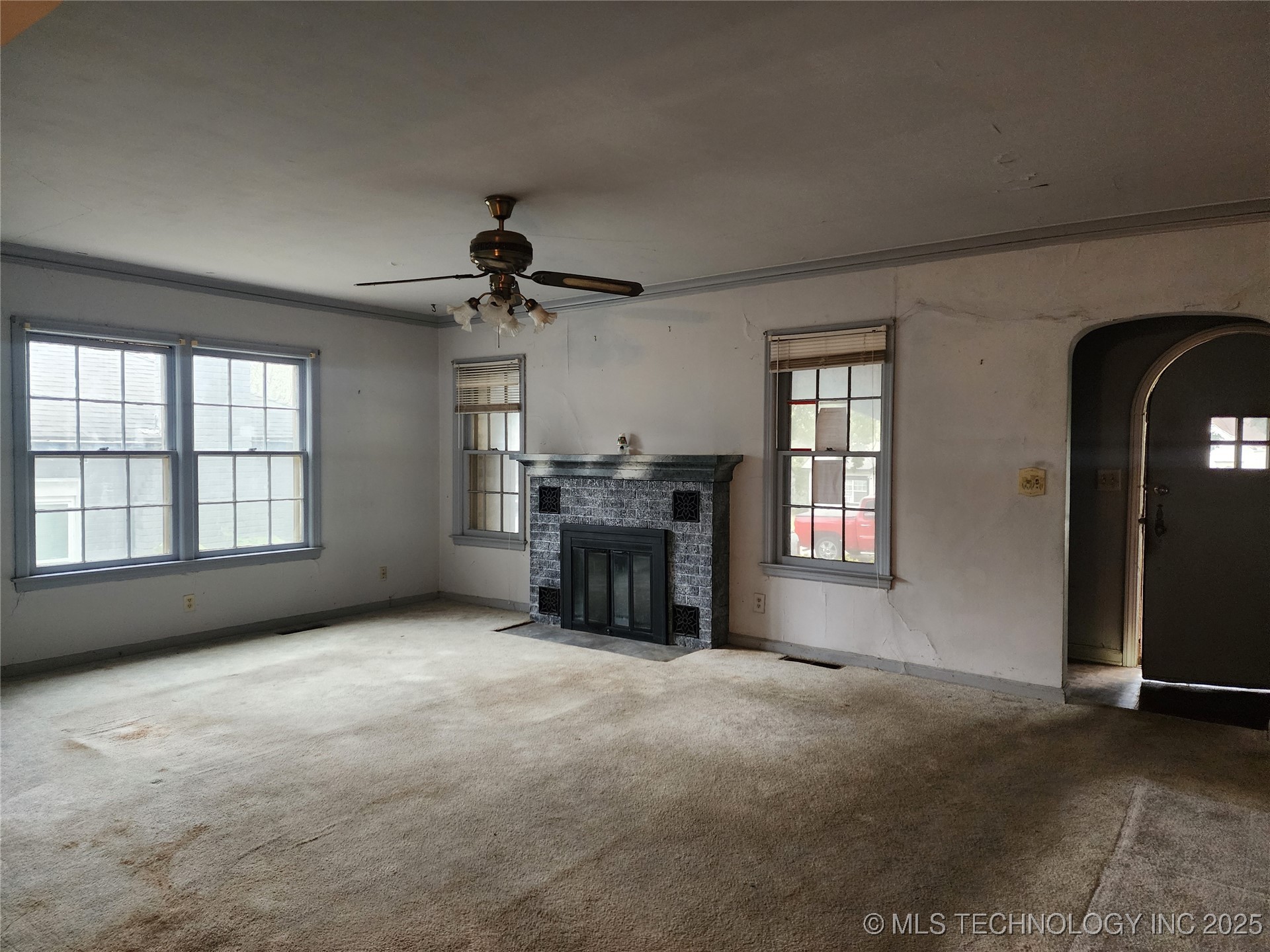 1921 W 41st Street Property Photo 7