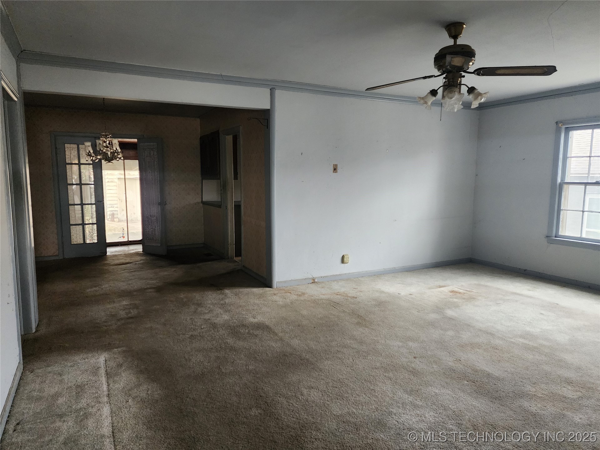 1921 W 41st Street Property Photo 9