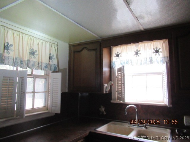 1921 W 41st Street Property Photo 14