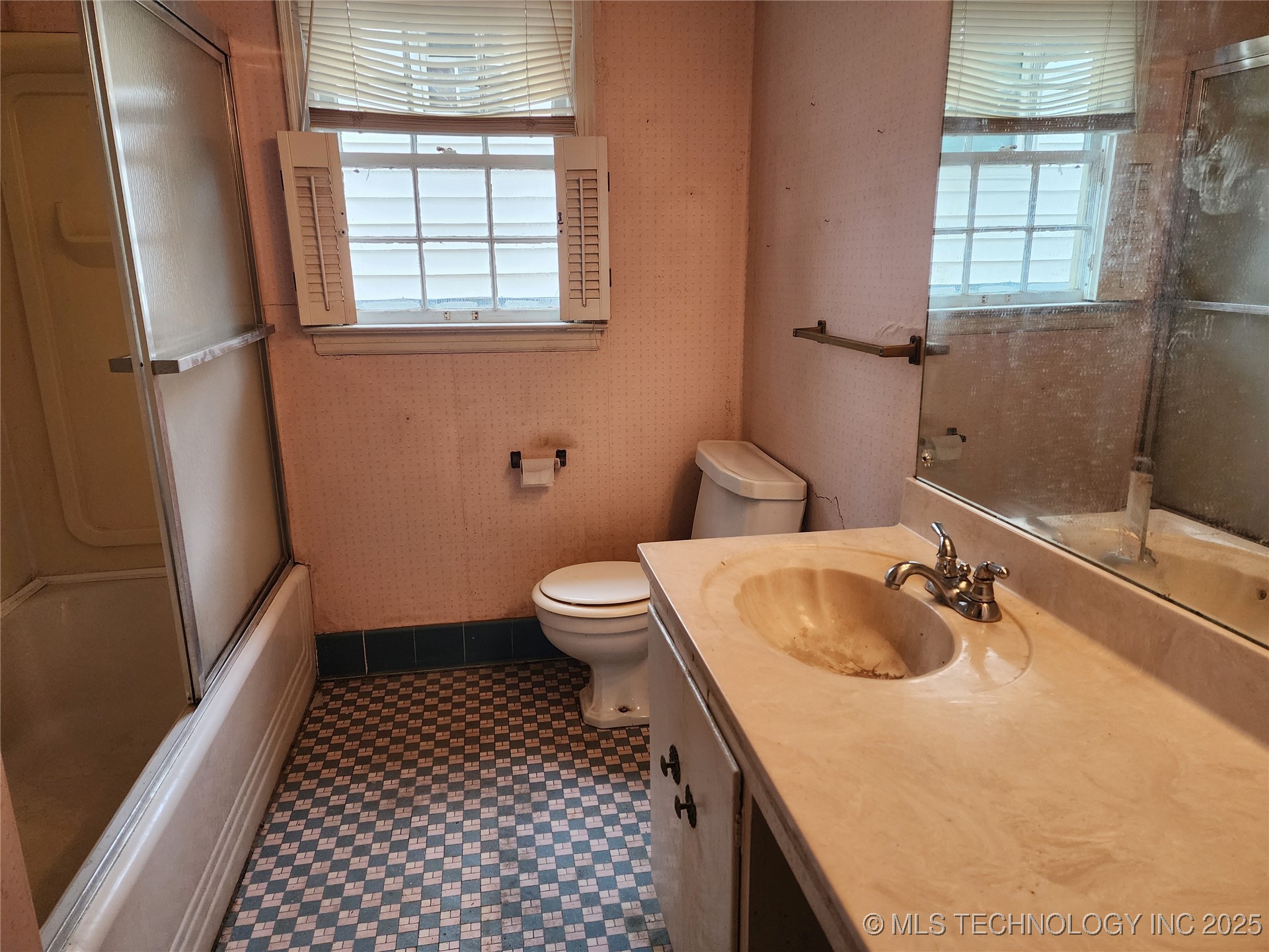 1921 W 41st Street Property Photo 18