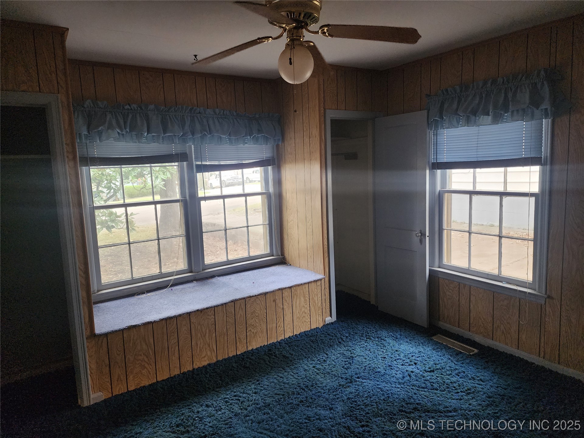 1921 W 41st Street Property Photo 24