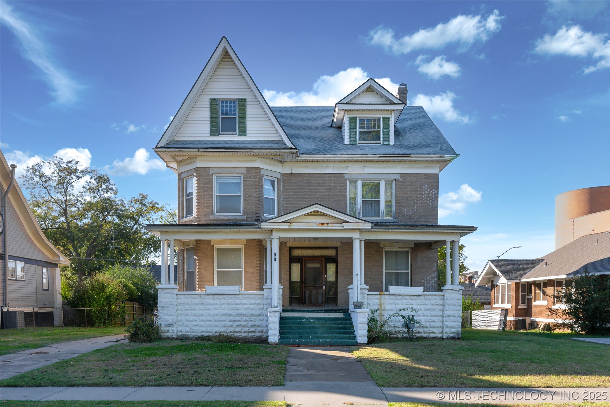 707 S Cherokee Avenue