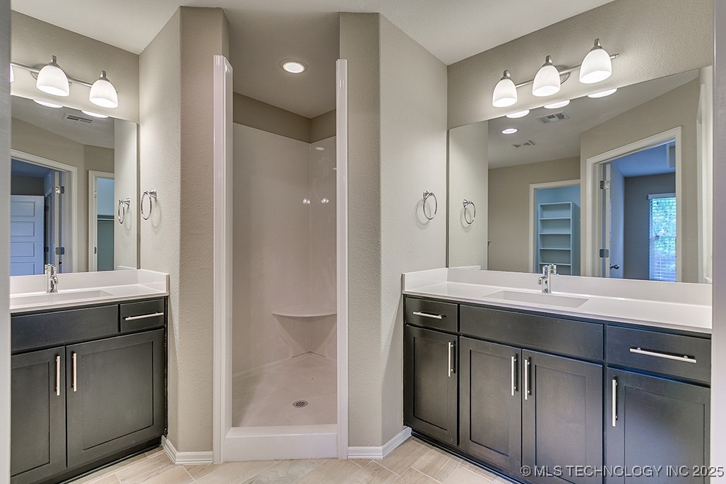 3205 E 147th Place S Property Photo 10