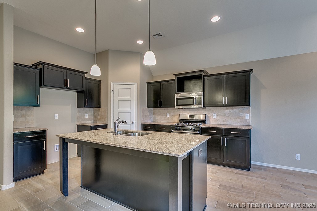 3205 E 147th Place S Property Photo 15