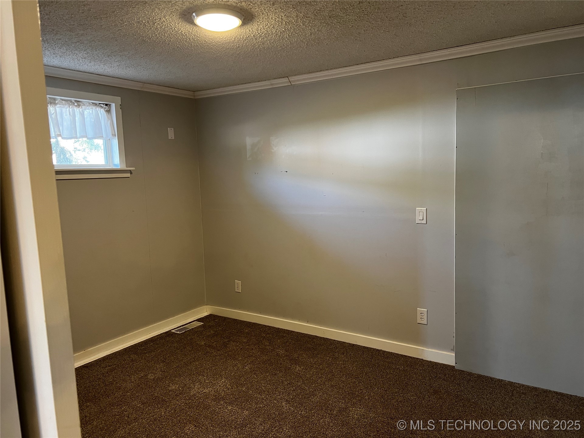 311 E A Street Property Photo 12