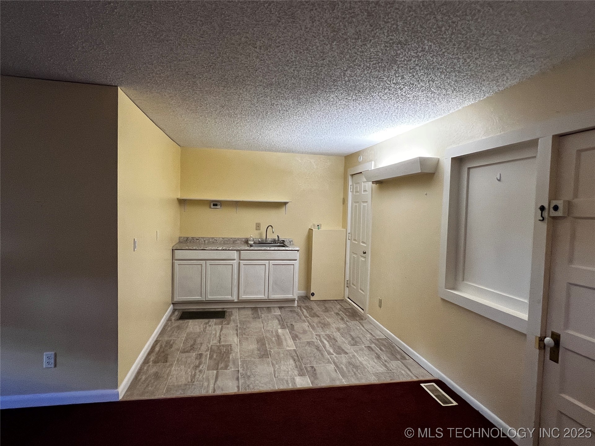 311 E A Street Property Photo 19