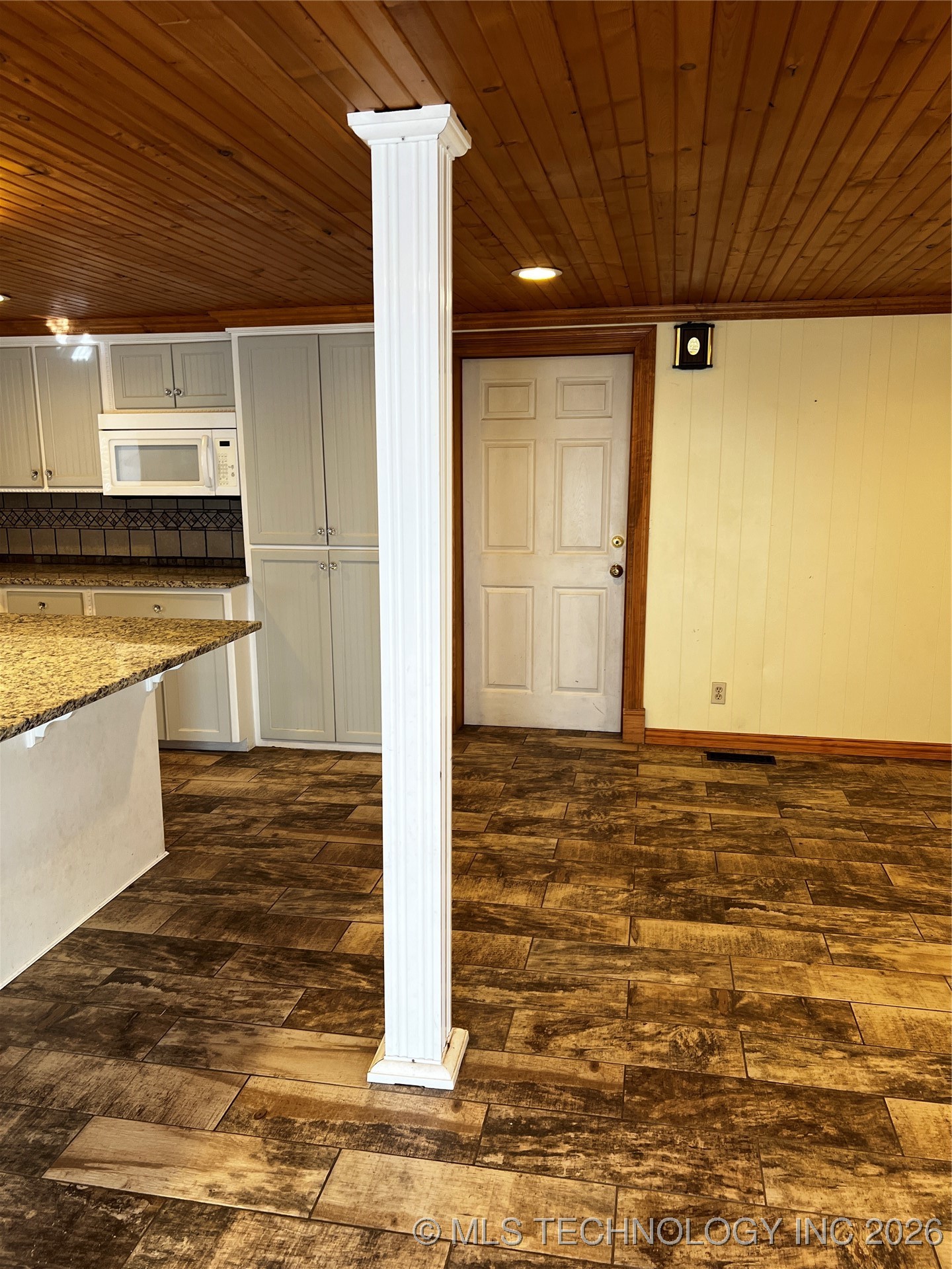 311 E A Street Property Photo 21