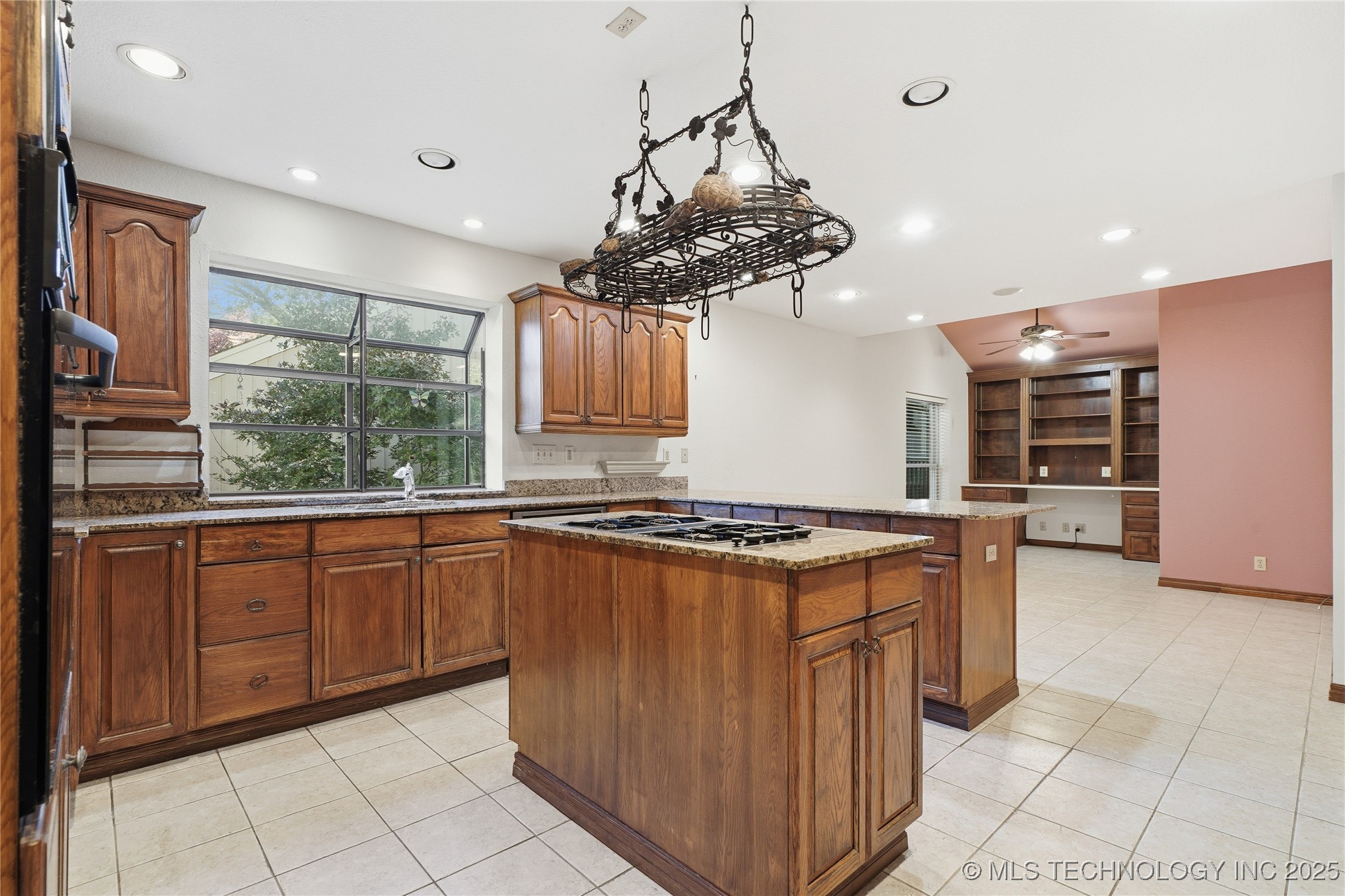 3727 E 64th Pl Place Property Photo 10