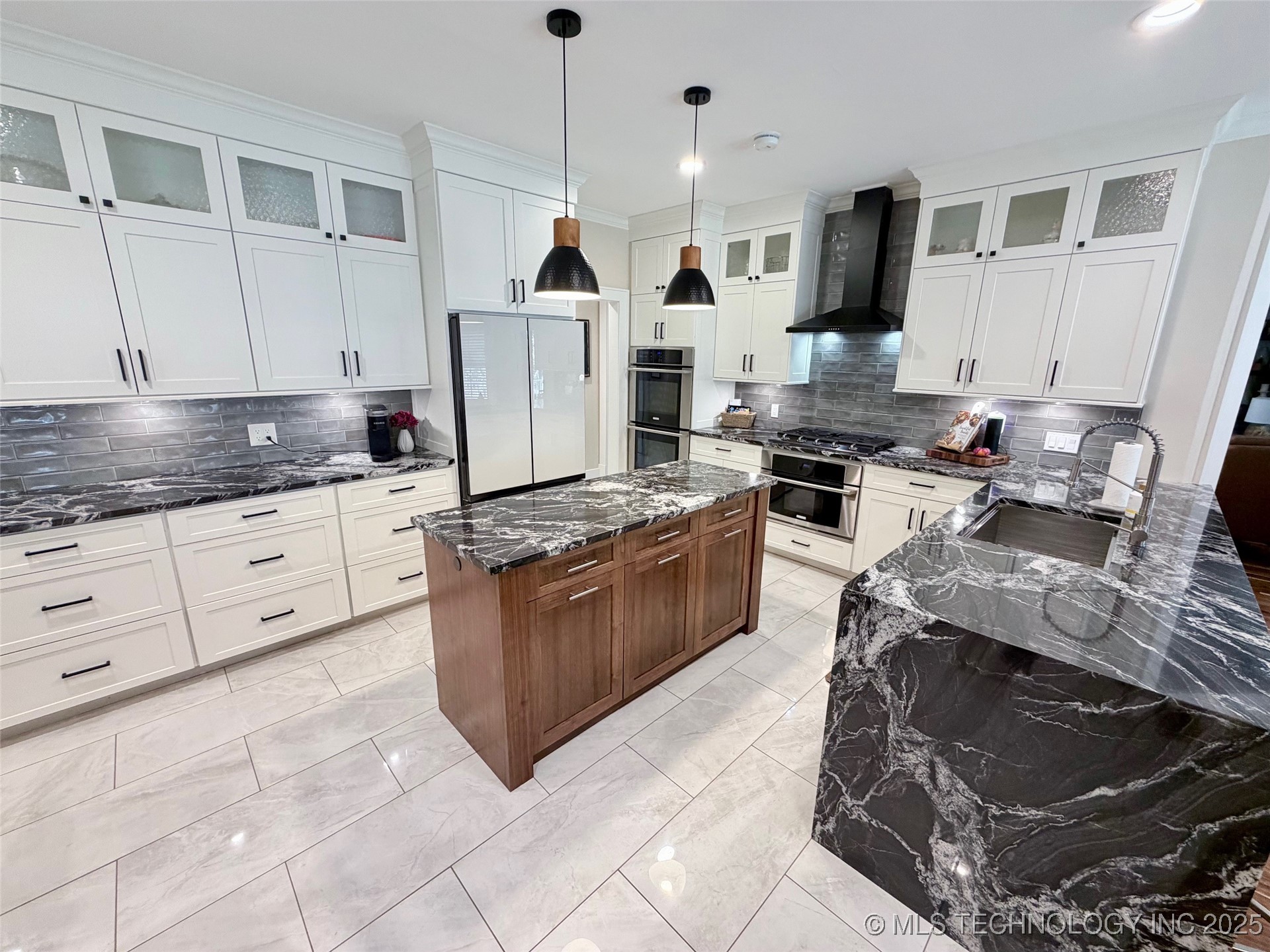 1818 Muirfield Property Photo 9