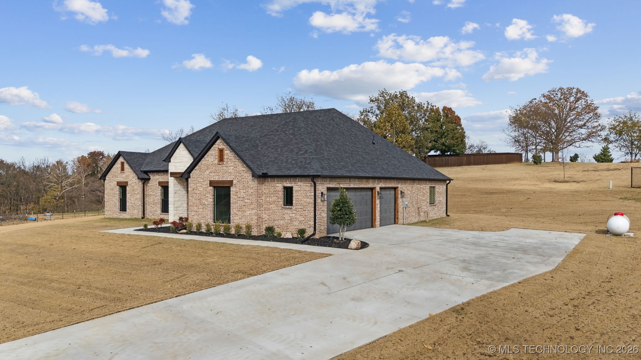 21755 S Country Ridge Court Property Photo 3