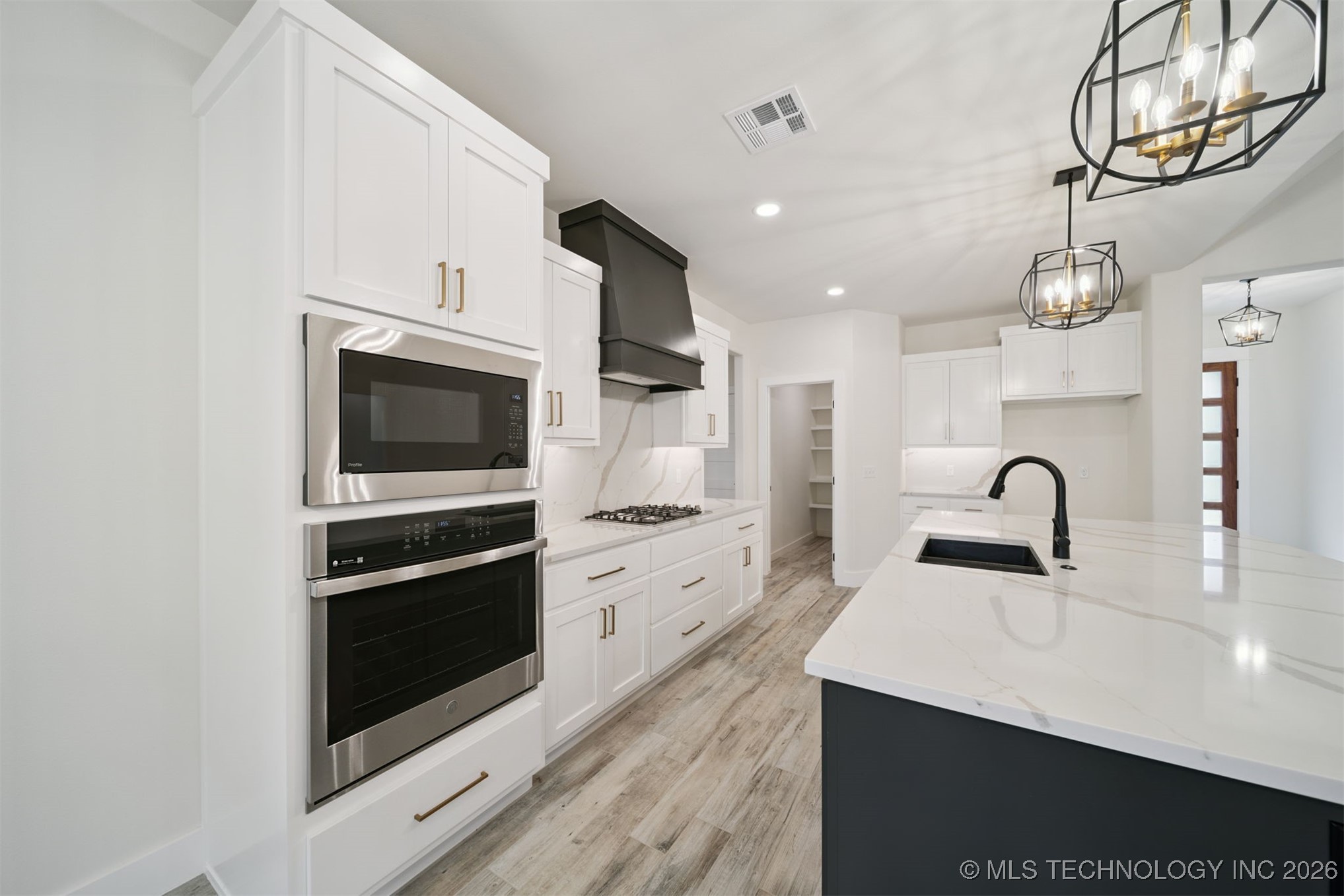 21755 S Country Ridge Court Property Photo 18