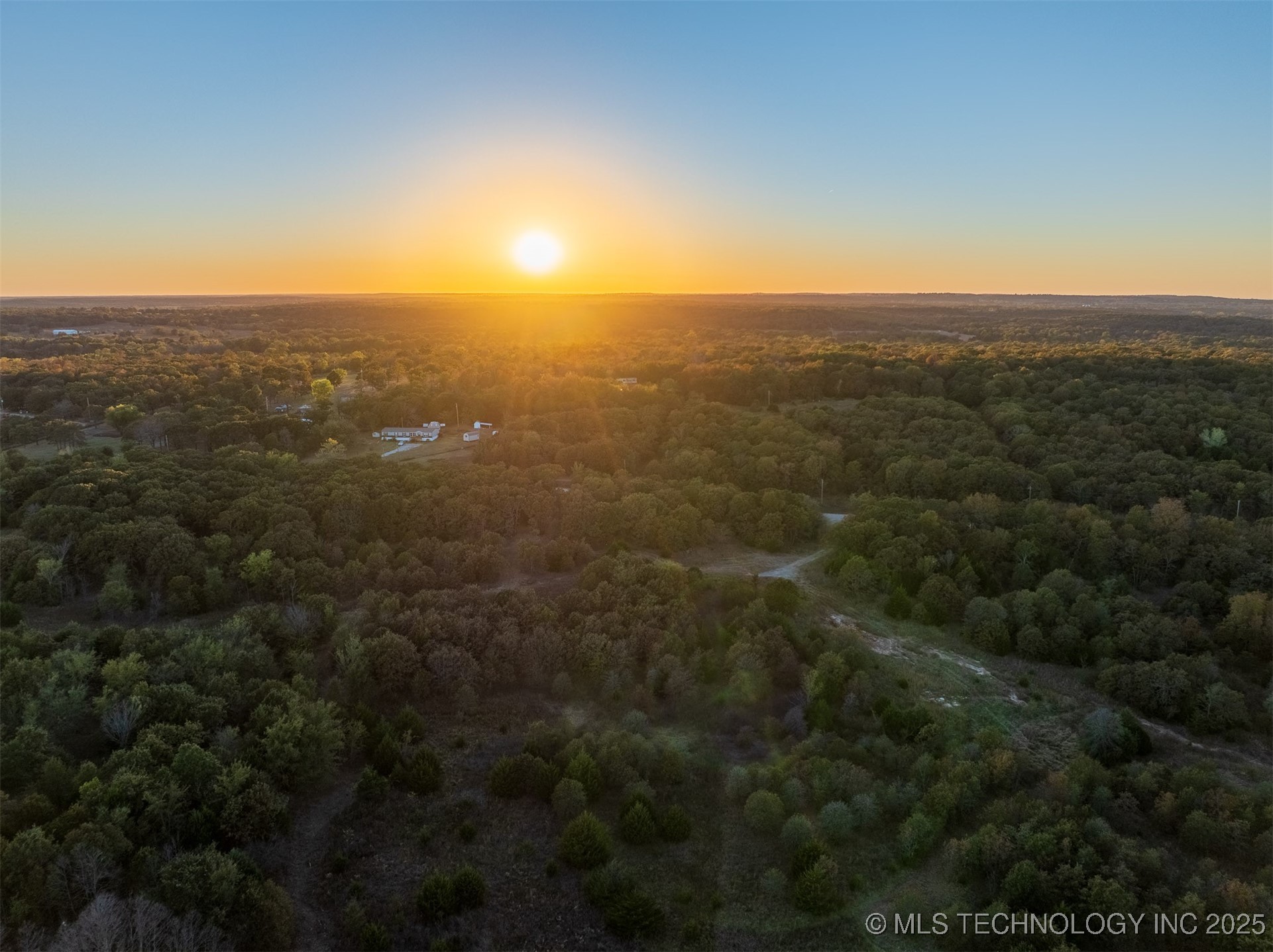 1 S 401 West Avenue Property Photo 3