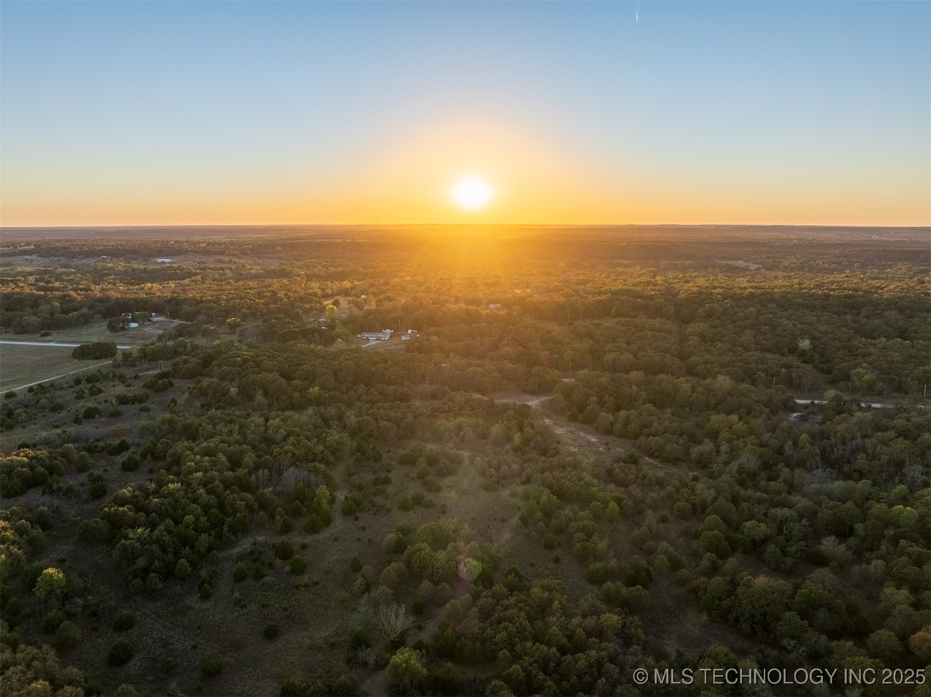 1 S 401 West Avenue Property Photo 5