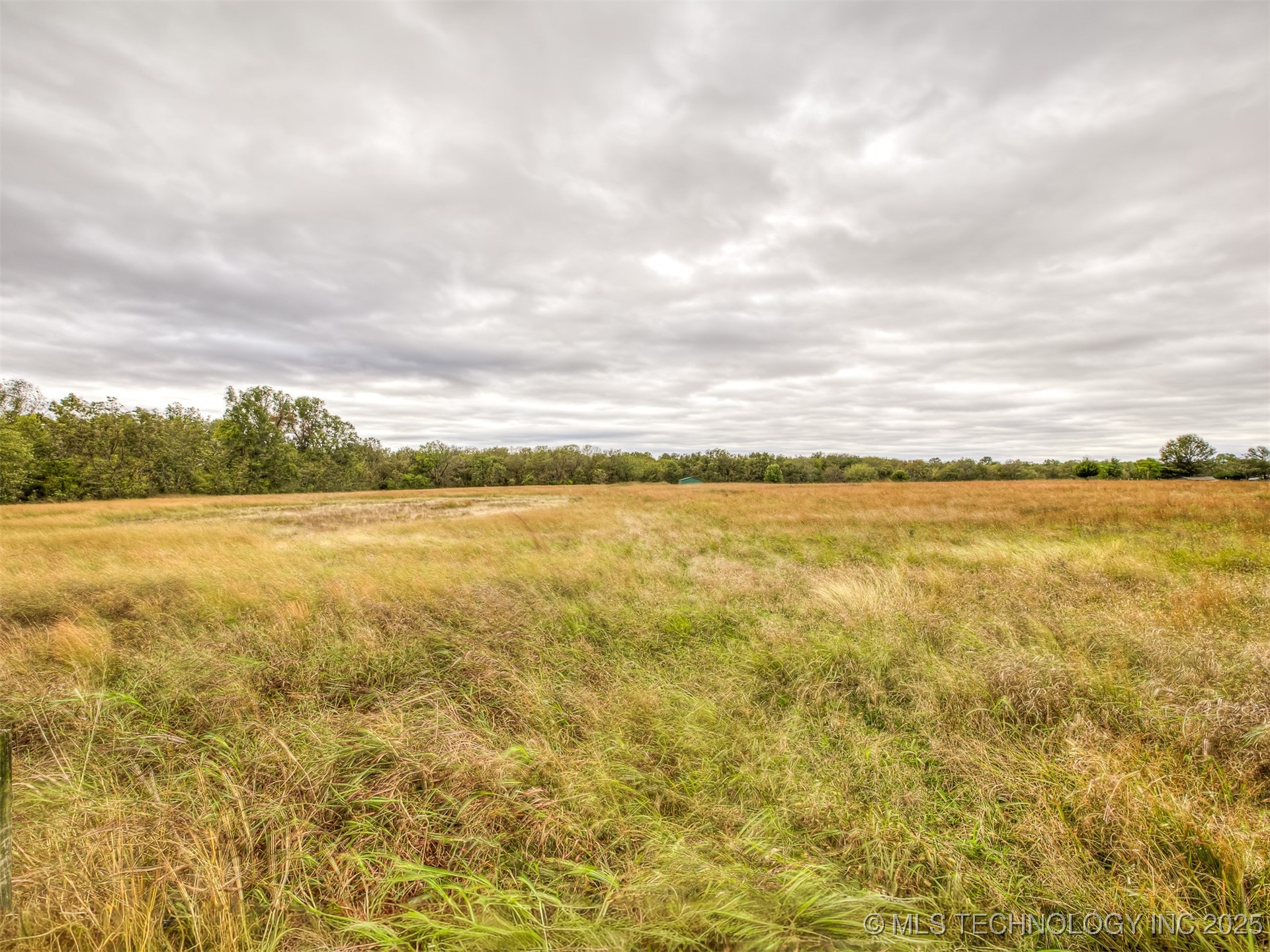 38945 N 4030 Road Property Photo 4