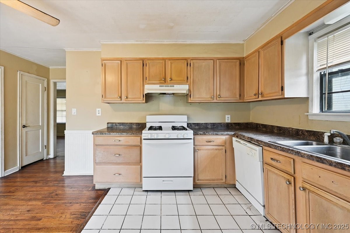 41 E 52nd Street Property Photo 11