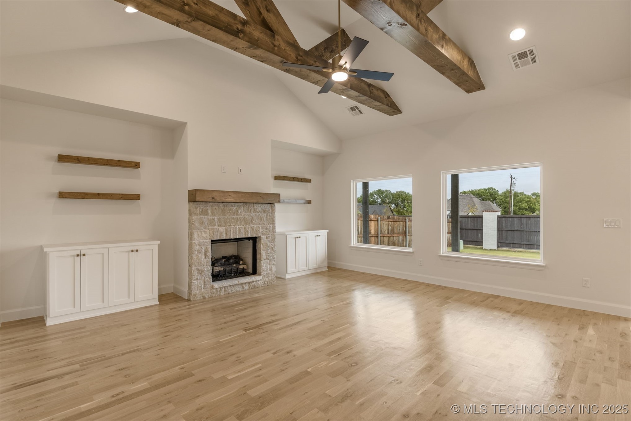 13647 S 21st Place E Property Photo 5