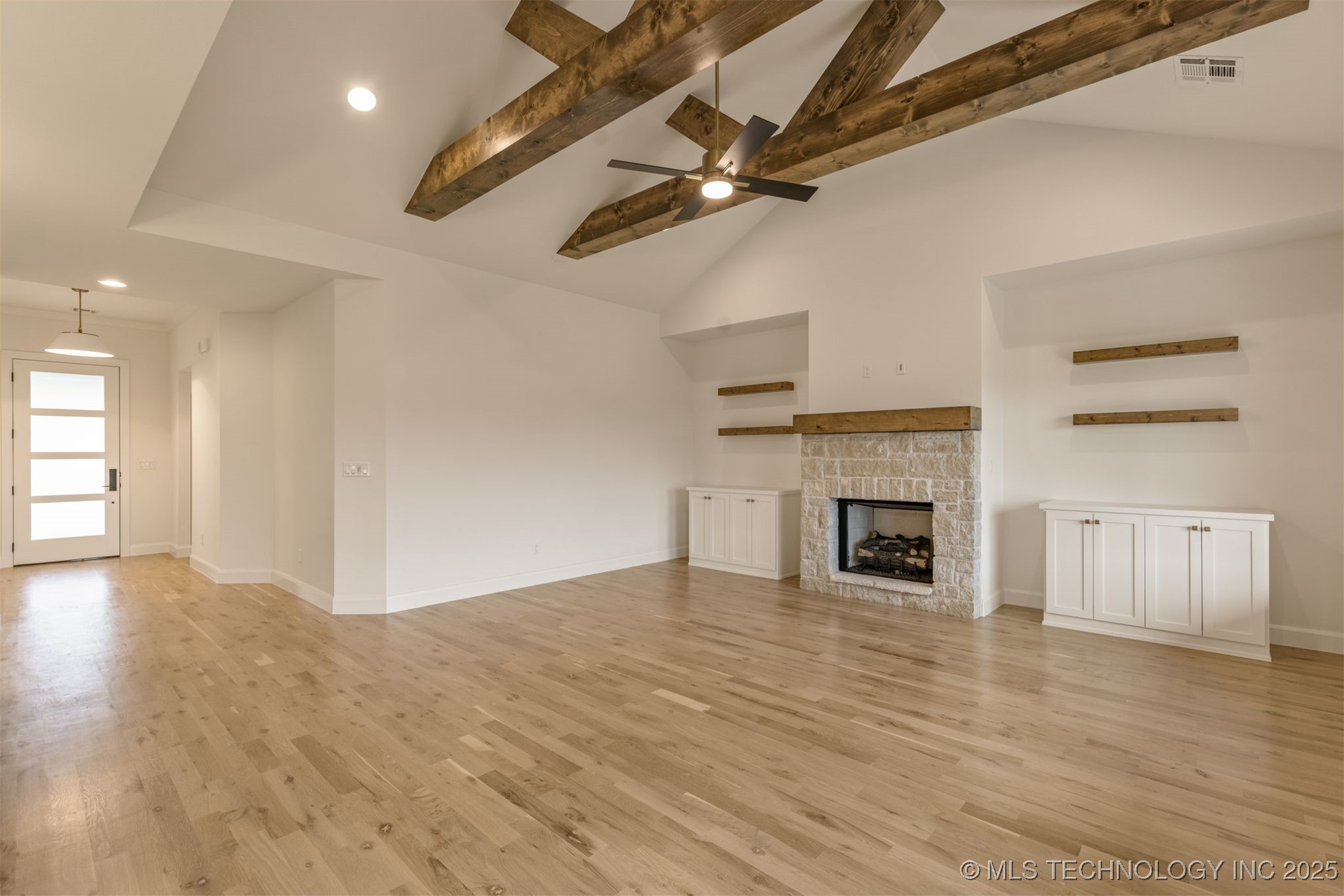 13647 S 21st Place E Property Photo 8