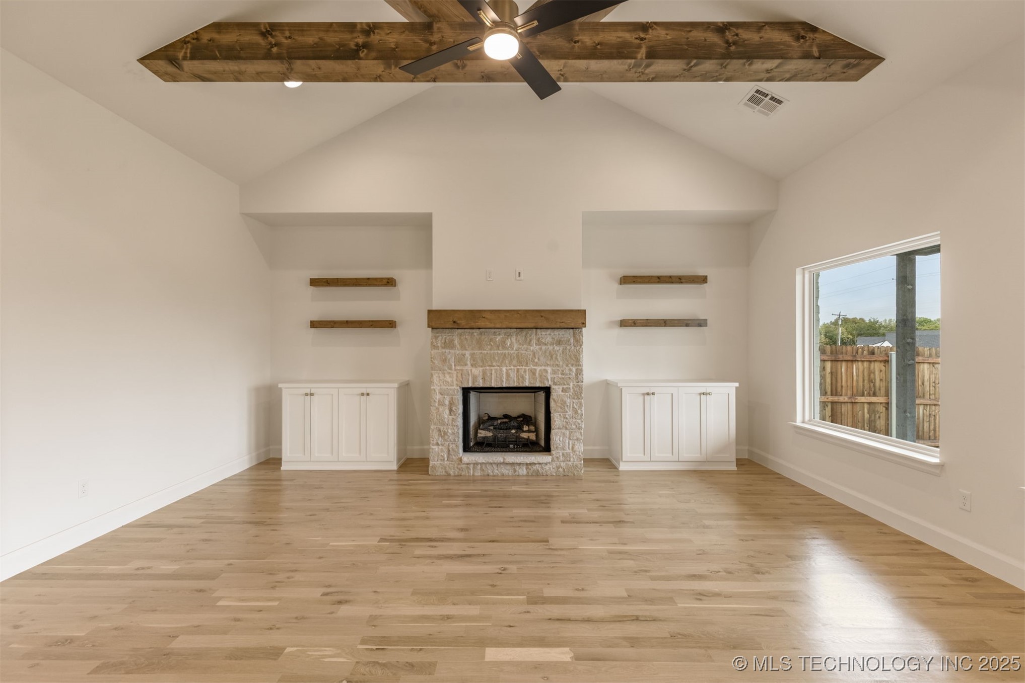 13647 S 21st Place E Property Photo 9