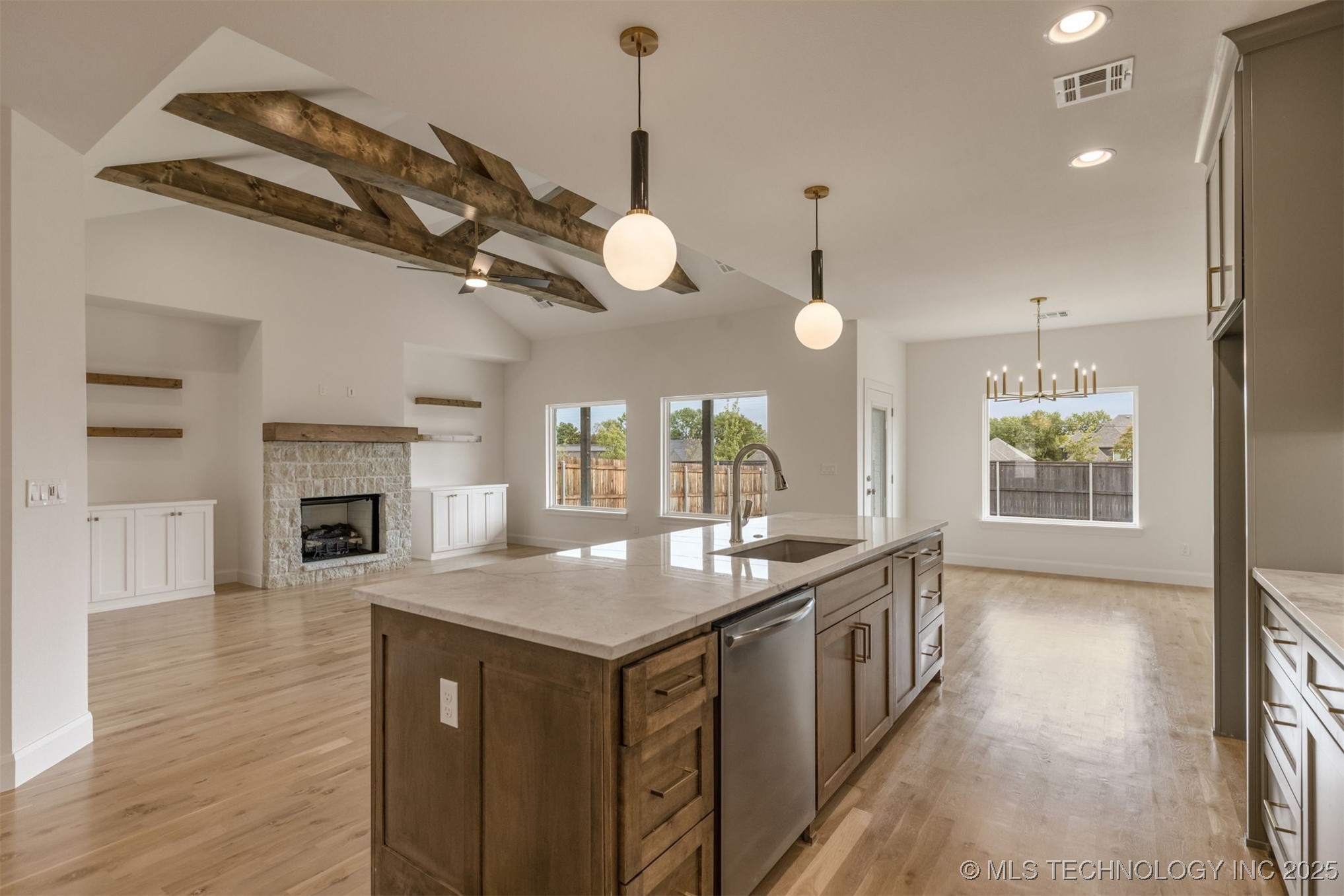 13647 S 21st Place E Property Photo 13