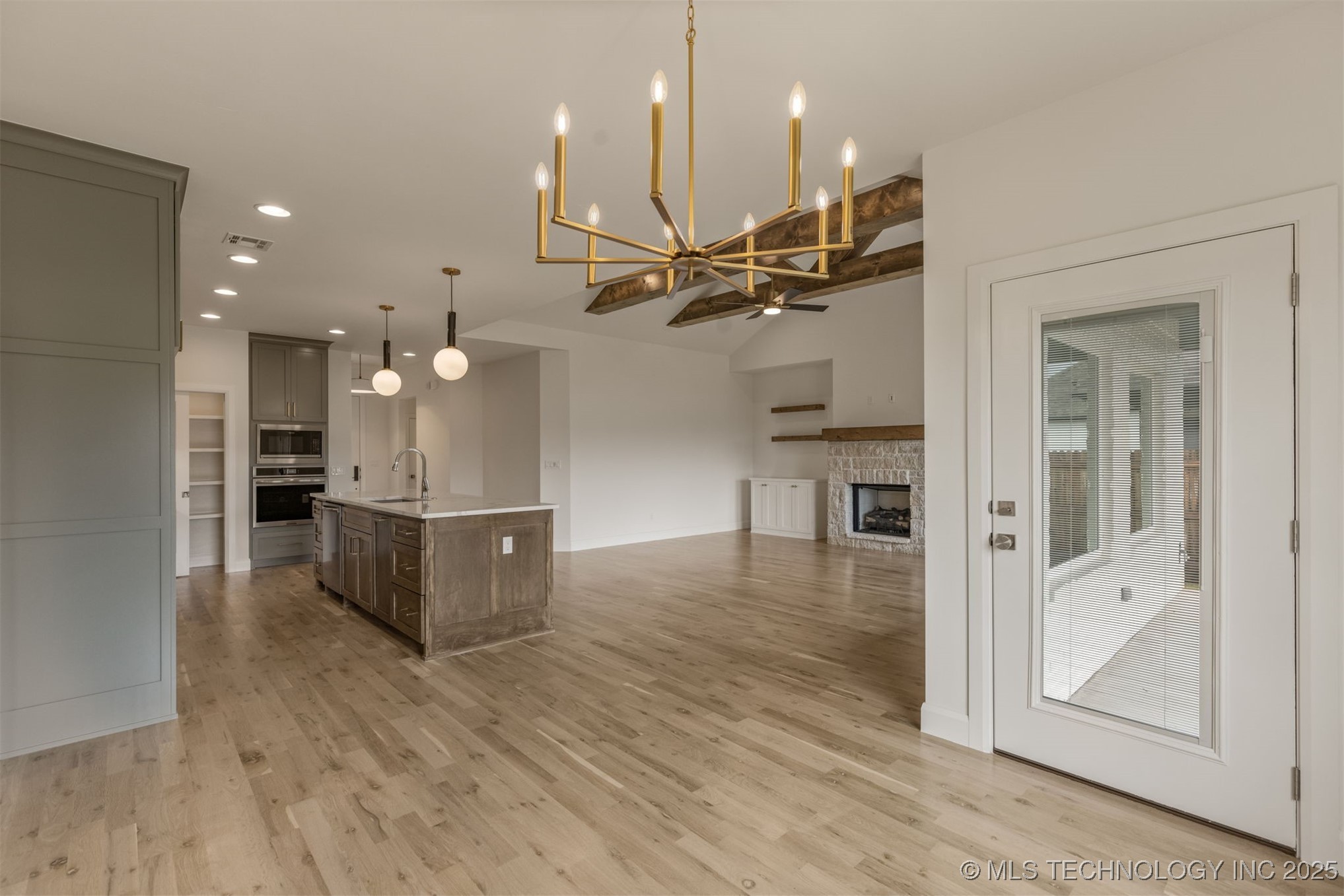 13647 S 21st Place E Property Photo 18