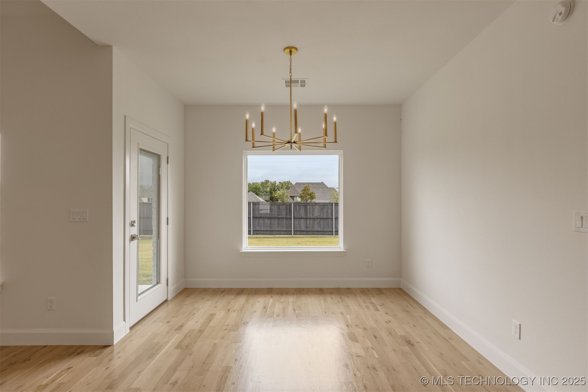 13647 S 21st Place E Property Photo 19