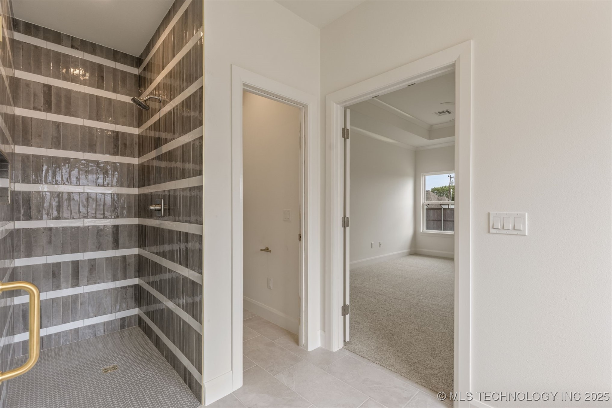 13647 S 21st Place E Property Photo 26