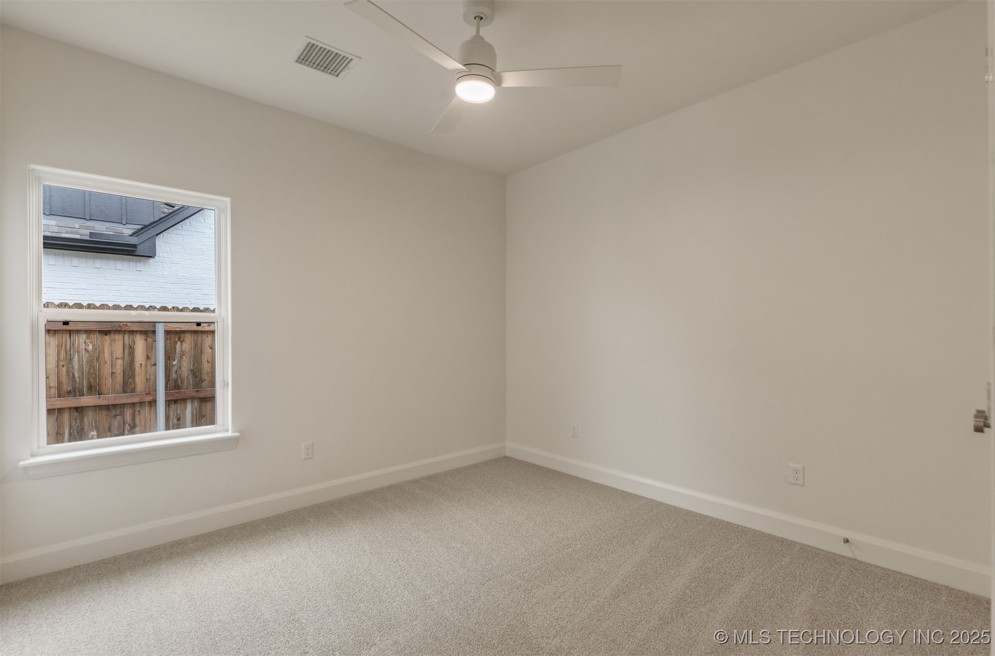 13647 S 21st Place E Property Photo 30