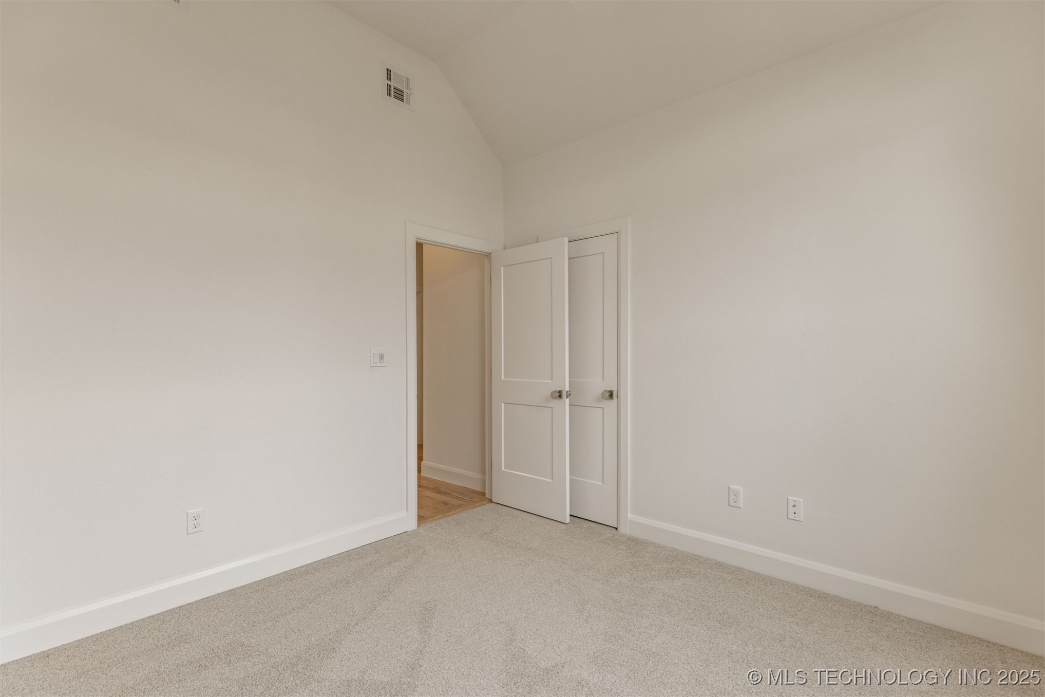 13647 S 21st Place E Property Photo 34