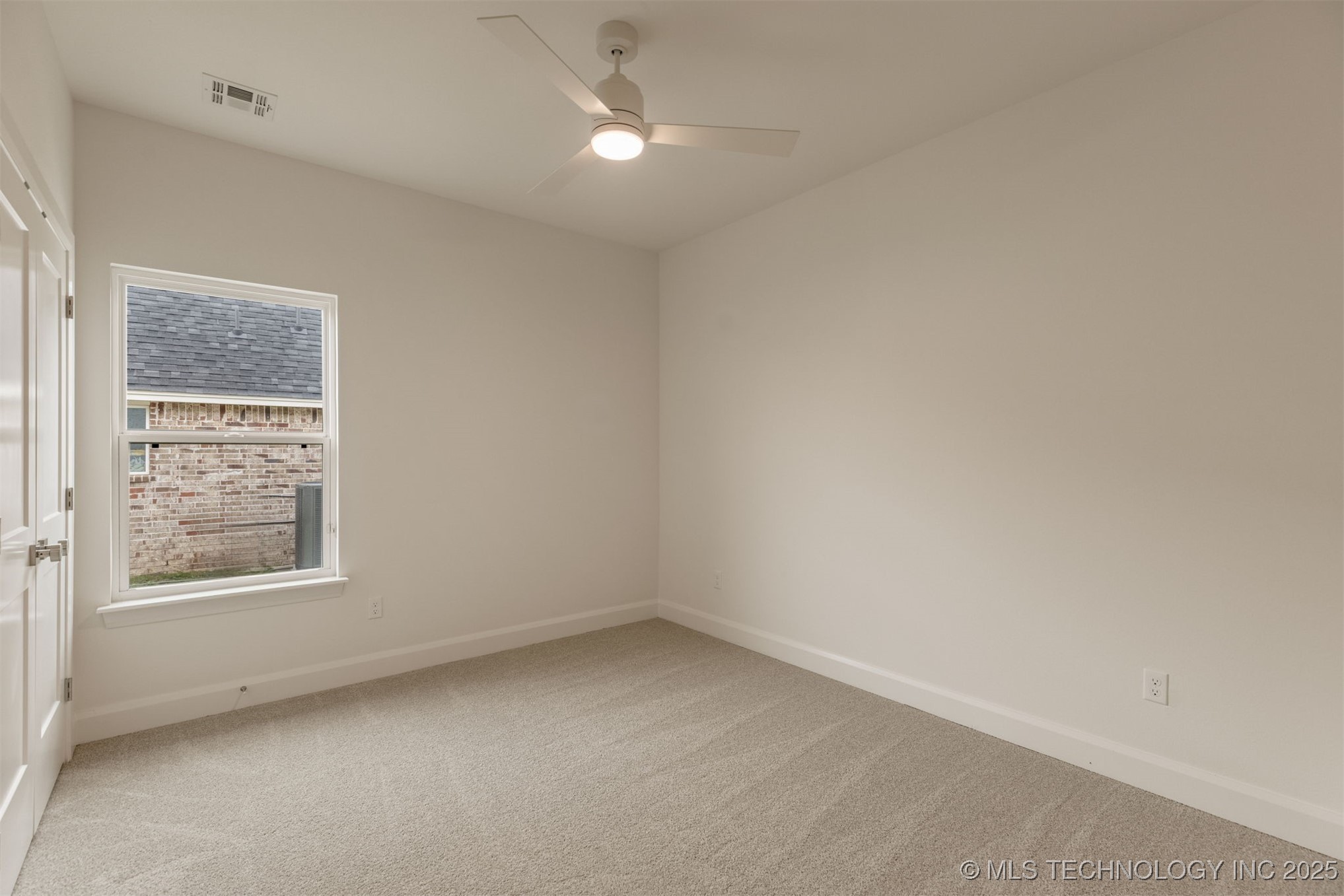 13647 S 21st Place E Property Photo 35