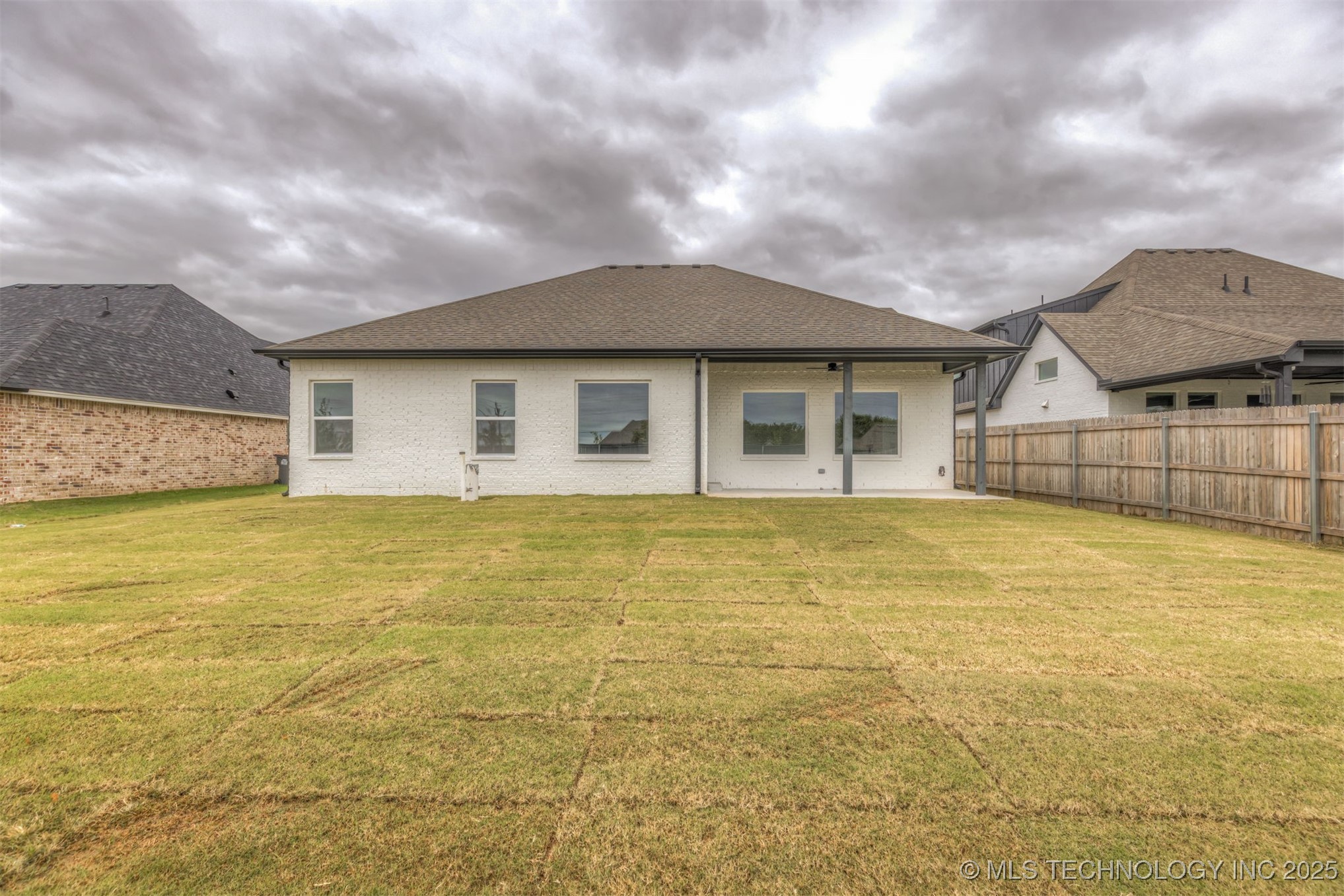 13647 S 21st Place E Property Photo 41