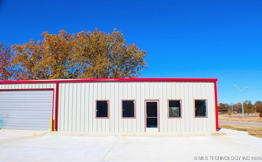 607 S Lake Murray Drive Property Photo 4