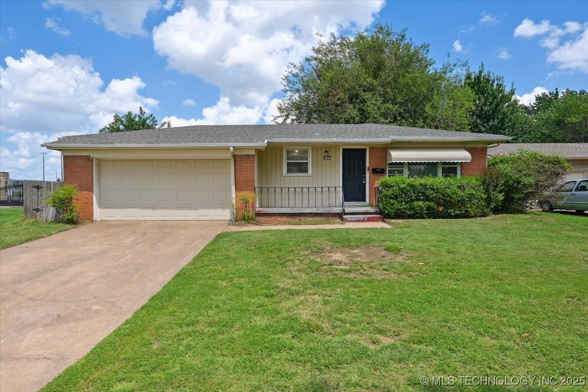 5121 S Madison Avenue Property Photo 1