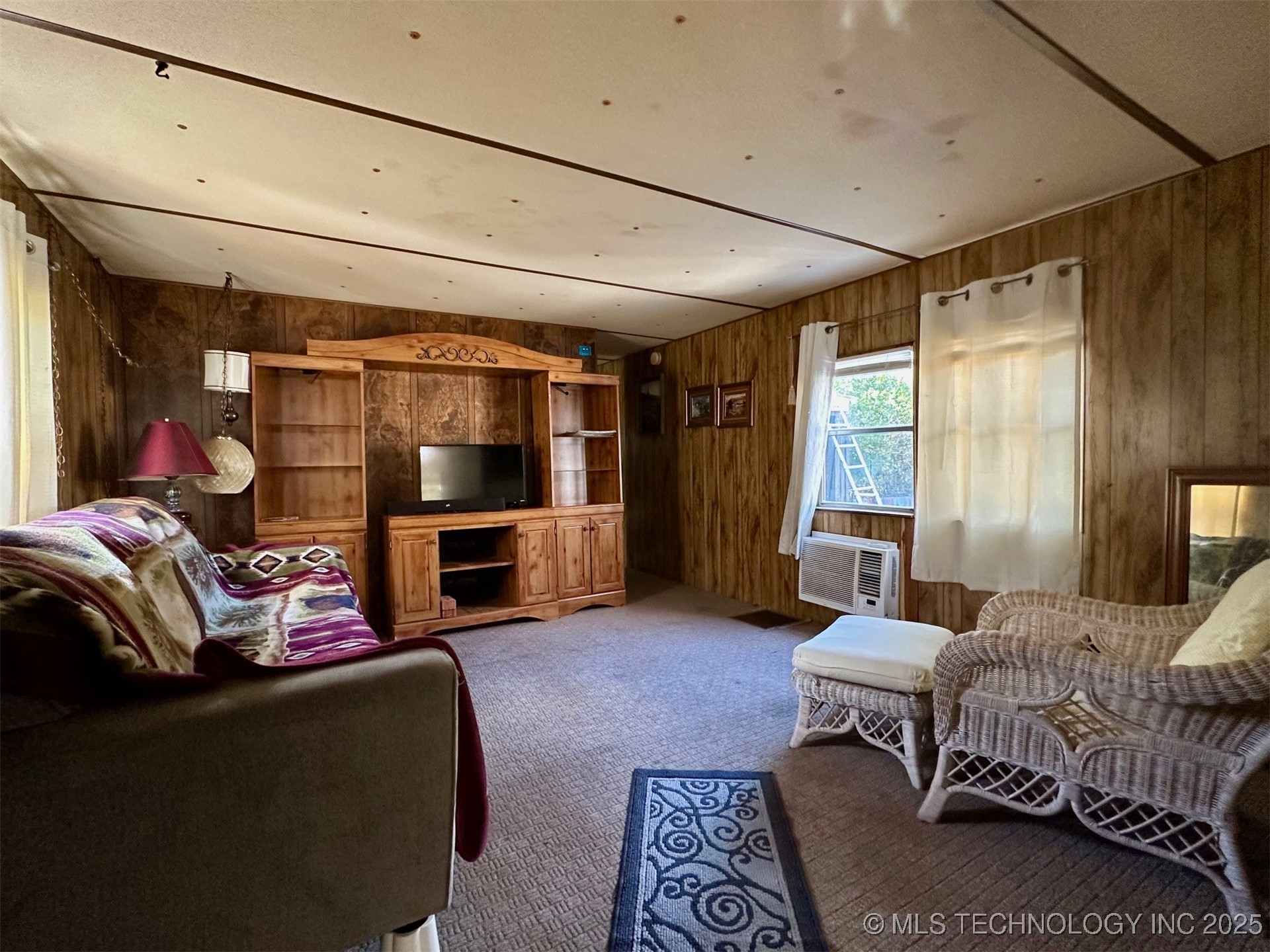 16807 Elliott Street Property Photo 4